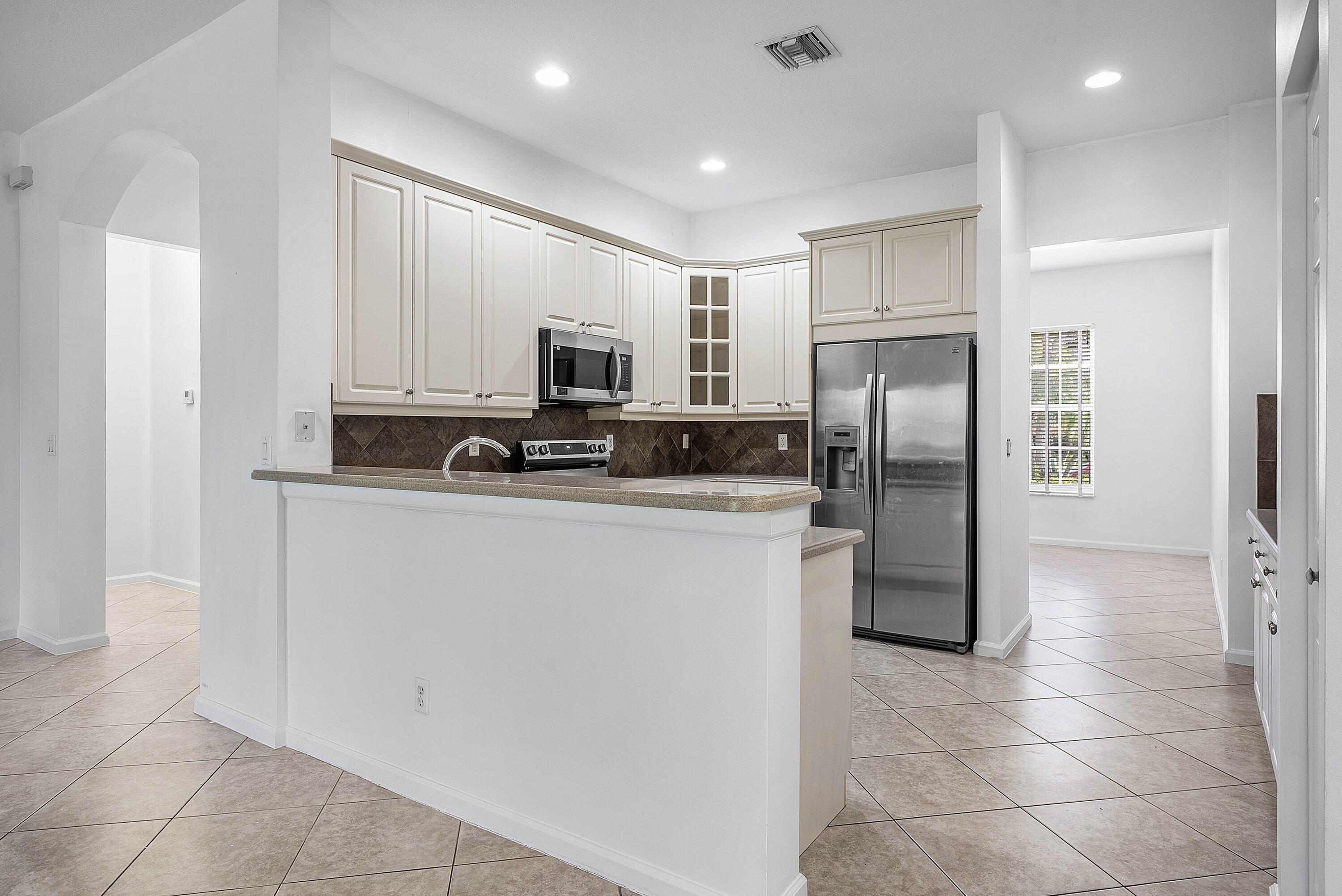 SAVANNAH ESTATES - Residential
