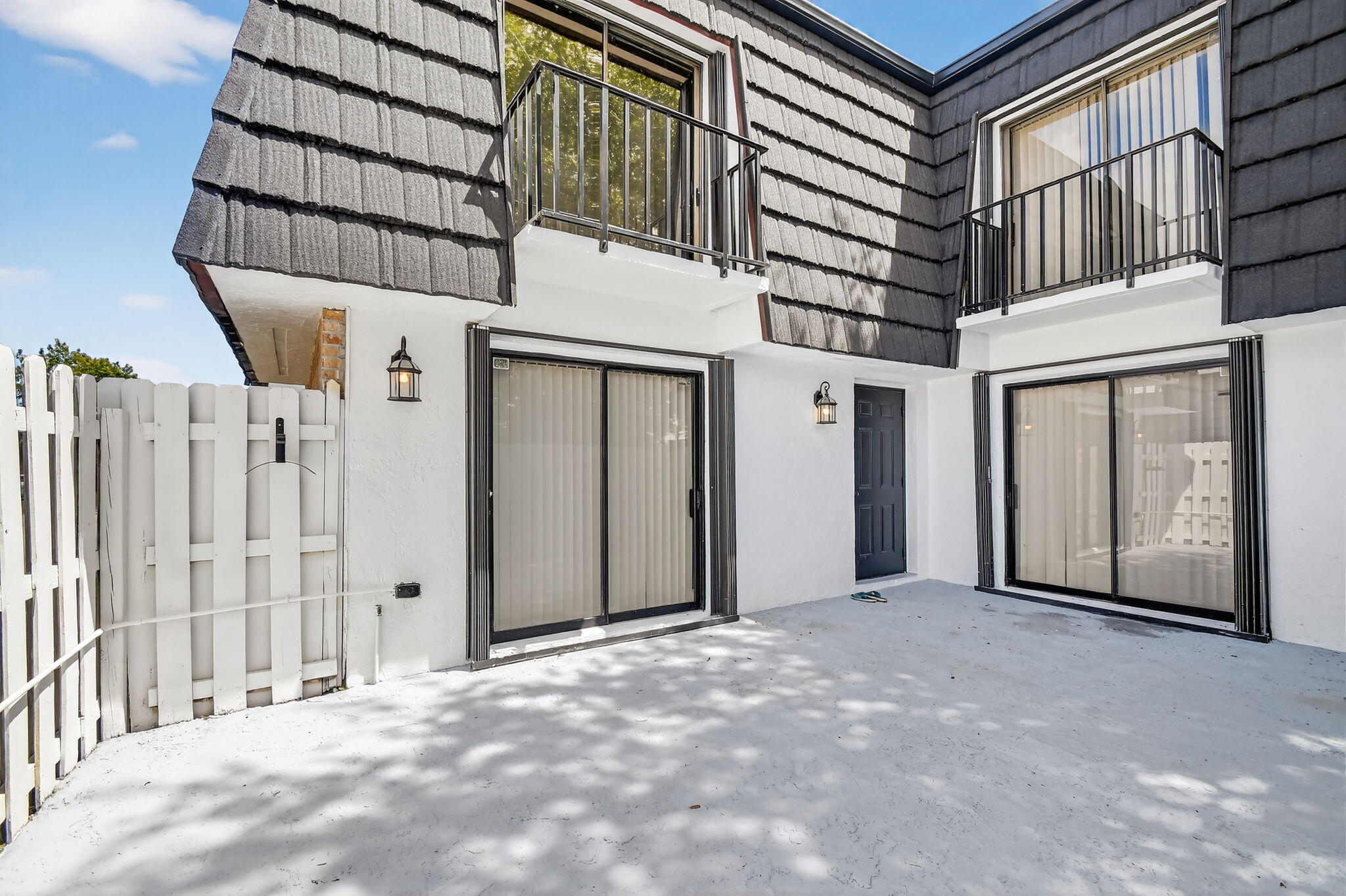 WOODLANDS OF PALM SPRINGS - Residential Lease