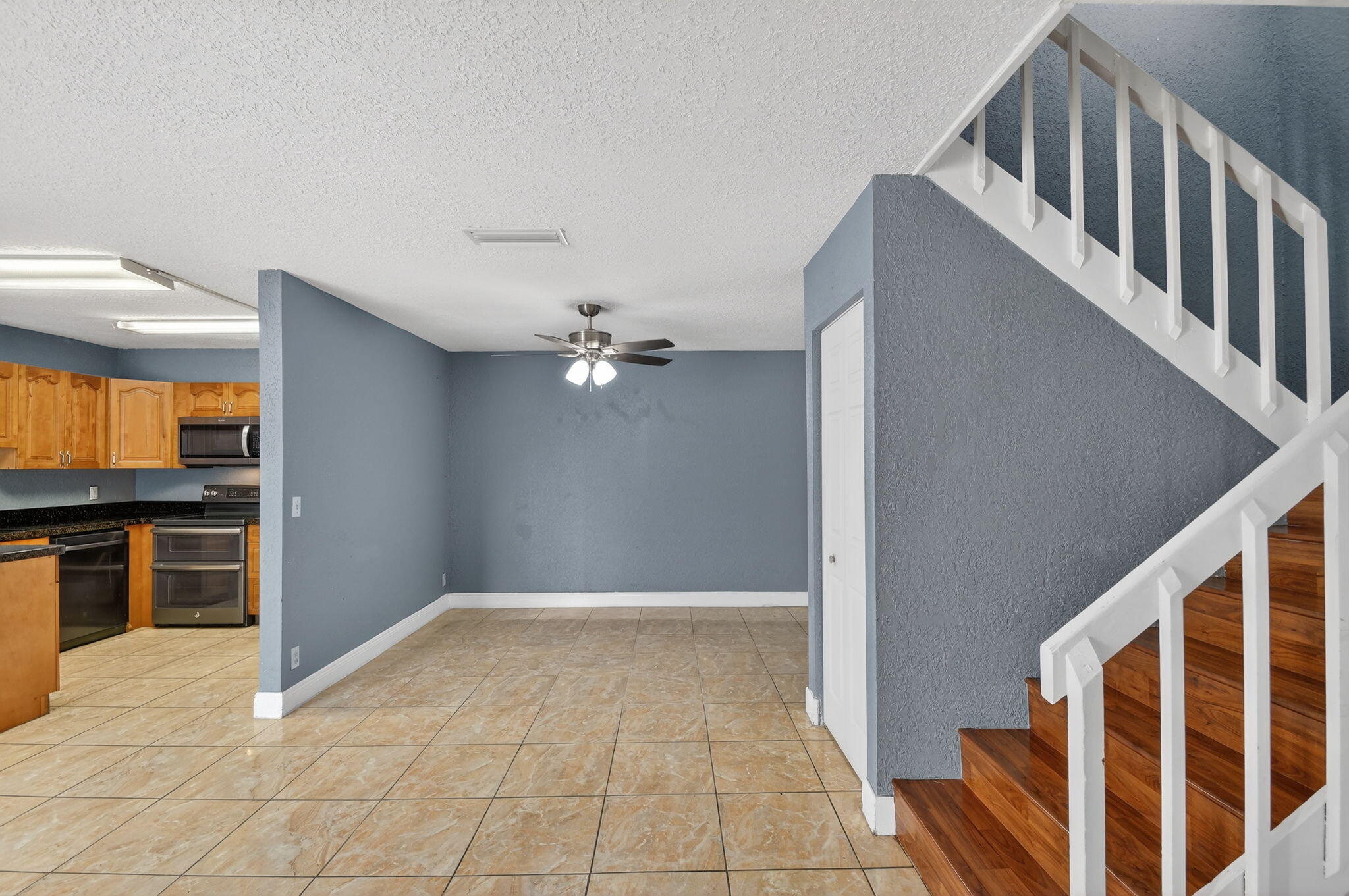 WOODLANDS OF PALM SPRINGS - Residential Lease