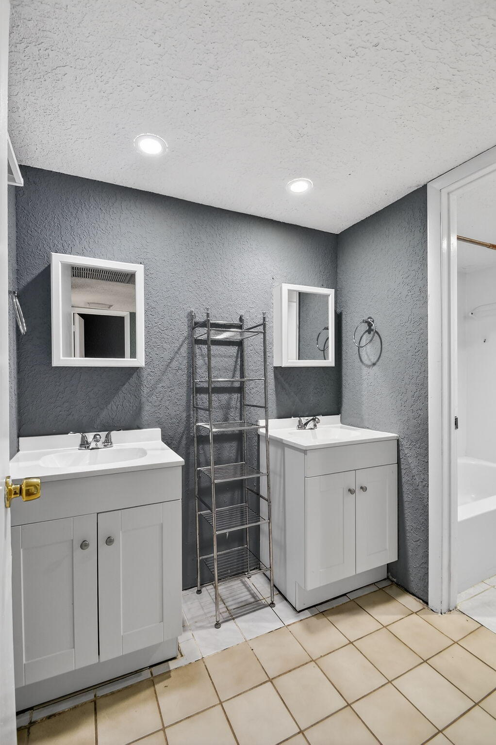 WOODLANDS OF PALM SPRINGS - Residential Lease