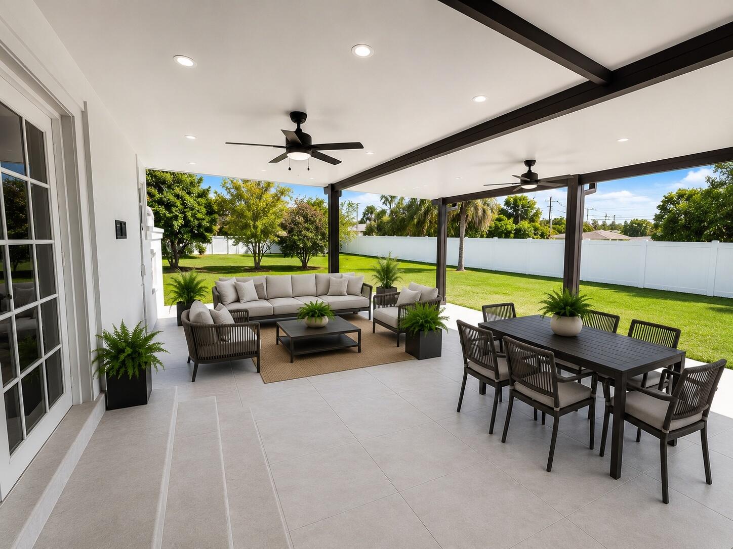 HOLLYWOOD LITTLE RANCHES - Residential