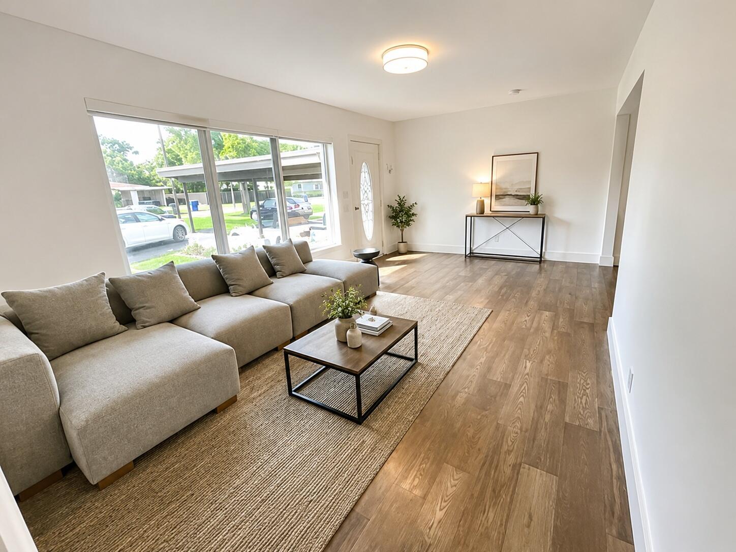 HOLLYWOOD LITTLE RANCHES - Residential