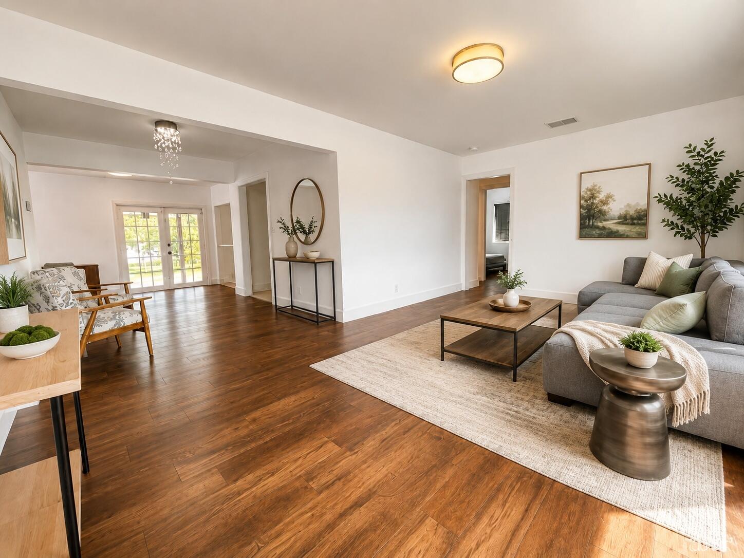 HOLLYWOOD LITTLE RANCHES - Residential