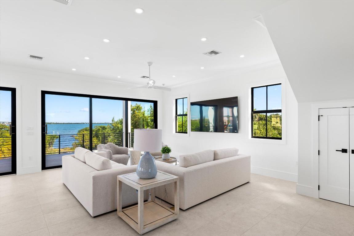 SUMMERLAND ESTATES - Residential