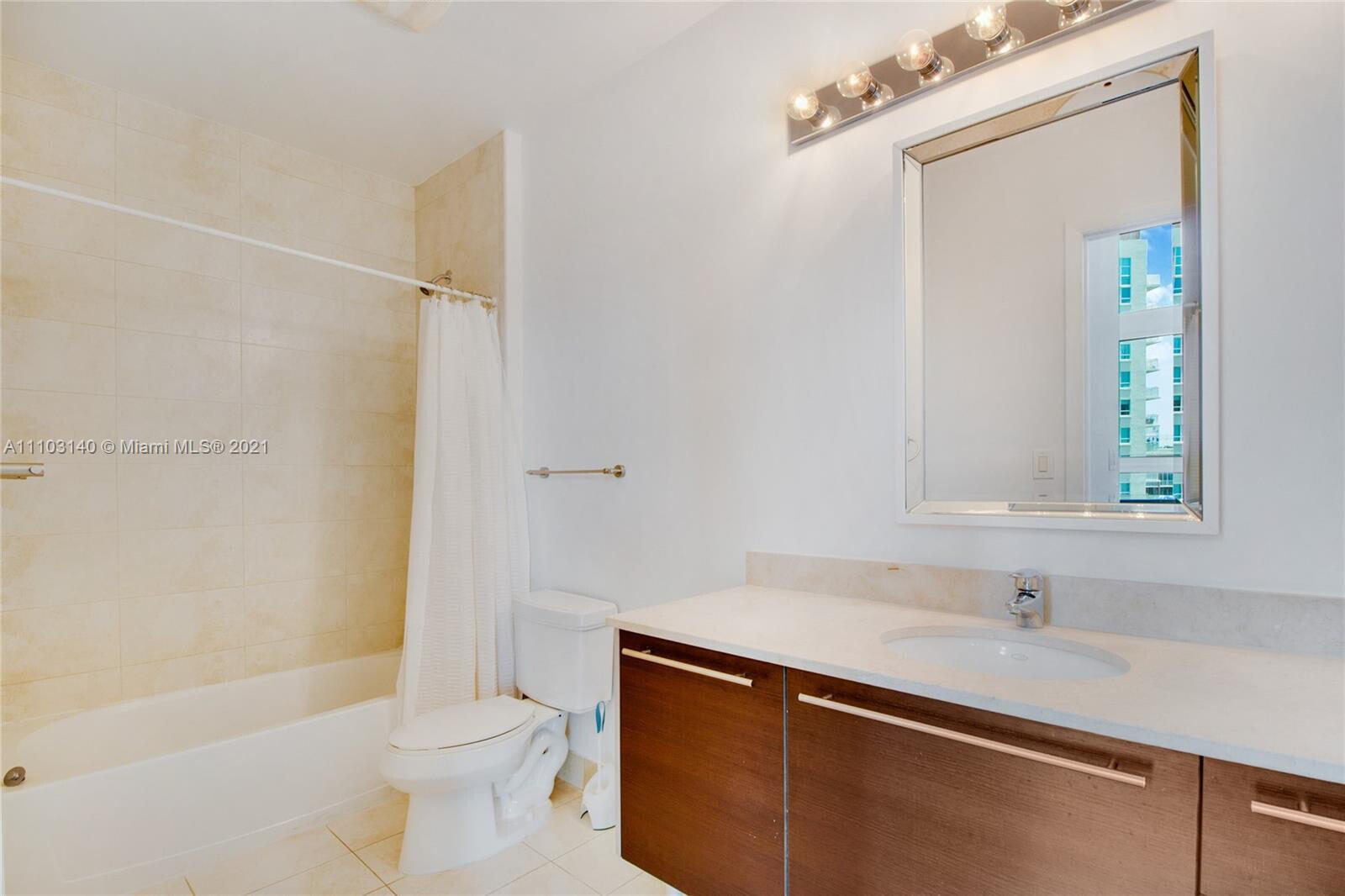 Quantum on the Bay - Residential