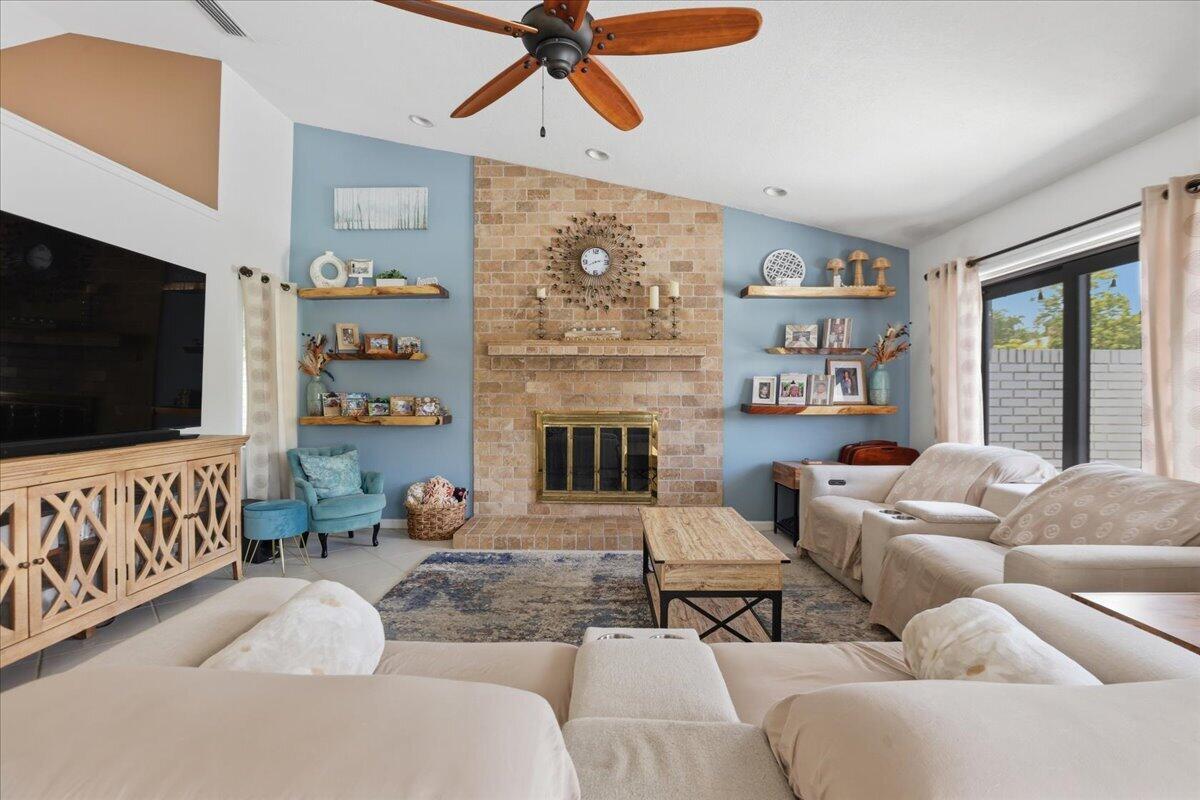 CYPRESS RUN - Residential