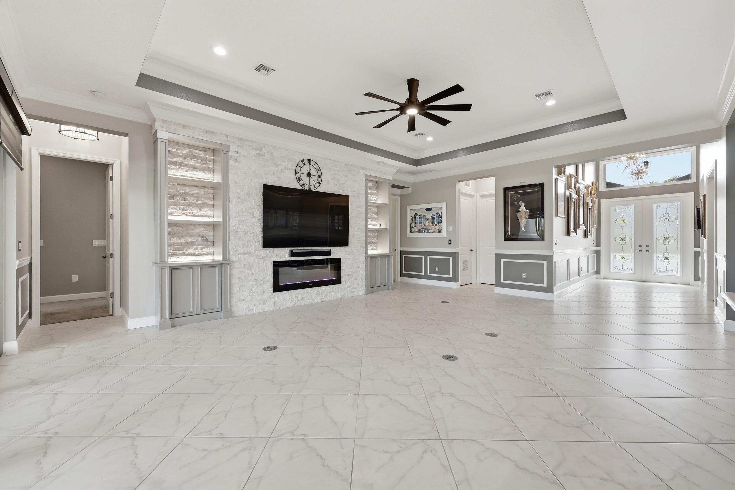 Valencia Cay - Residential