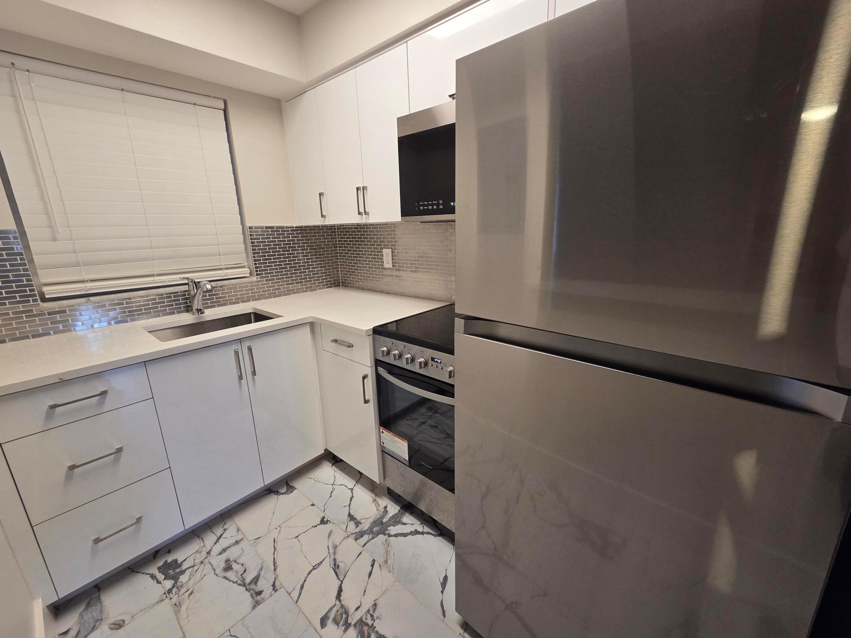 HIGHLAND TOWERS CONDOMINIUM - Residential Lease