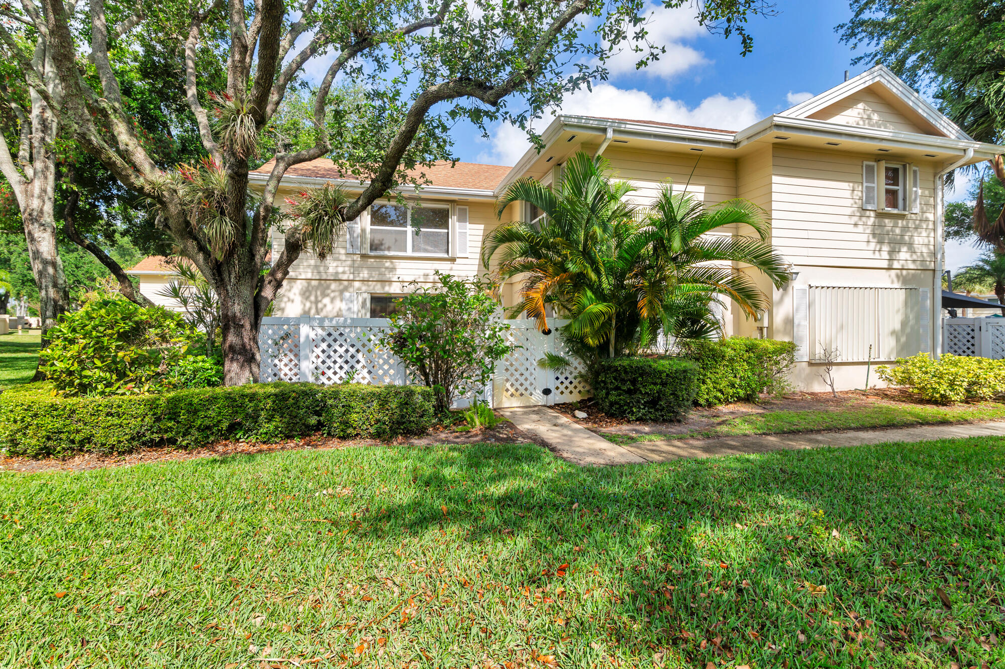 WELLESLEY AT LAKE CLARKE SHORES - Residential
