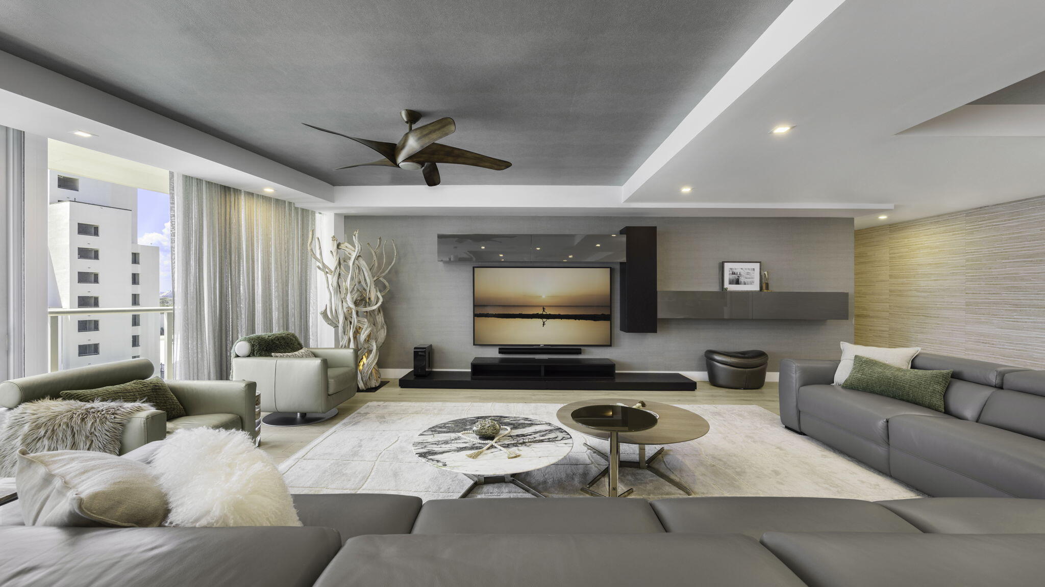 COCONUT GROVE RESIDENCES - Residential