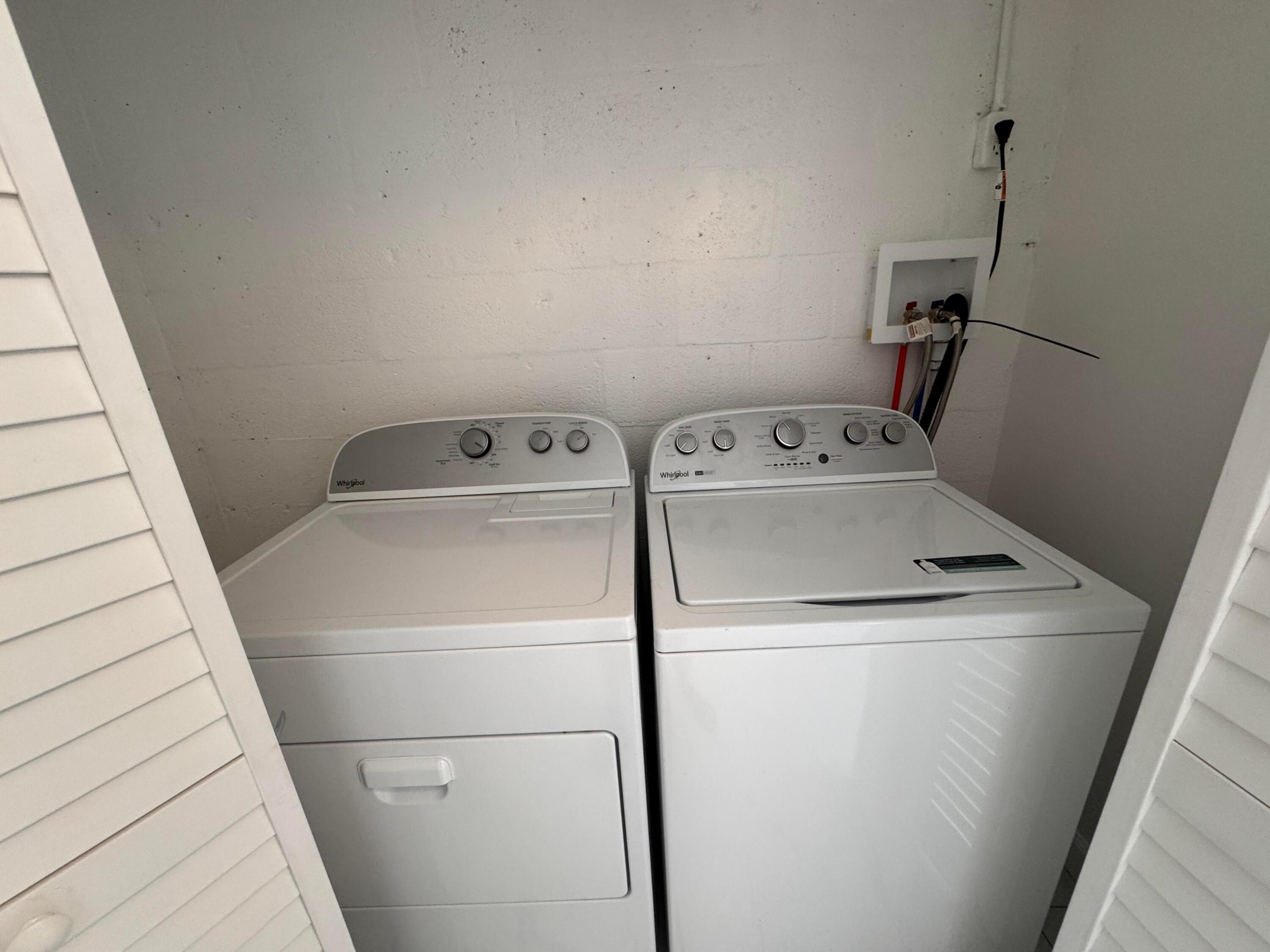 OAKMONT PARK ESTATES UNIT NO 3 - Residential Lease