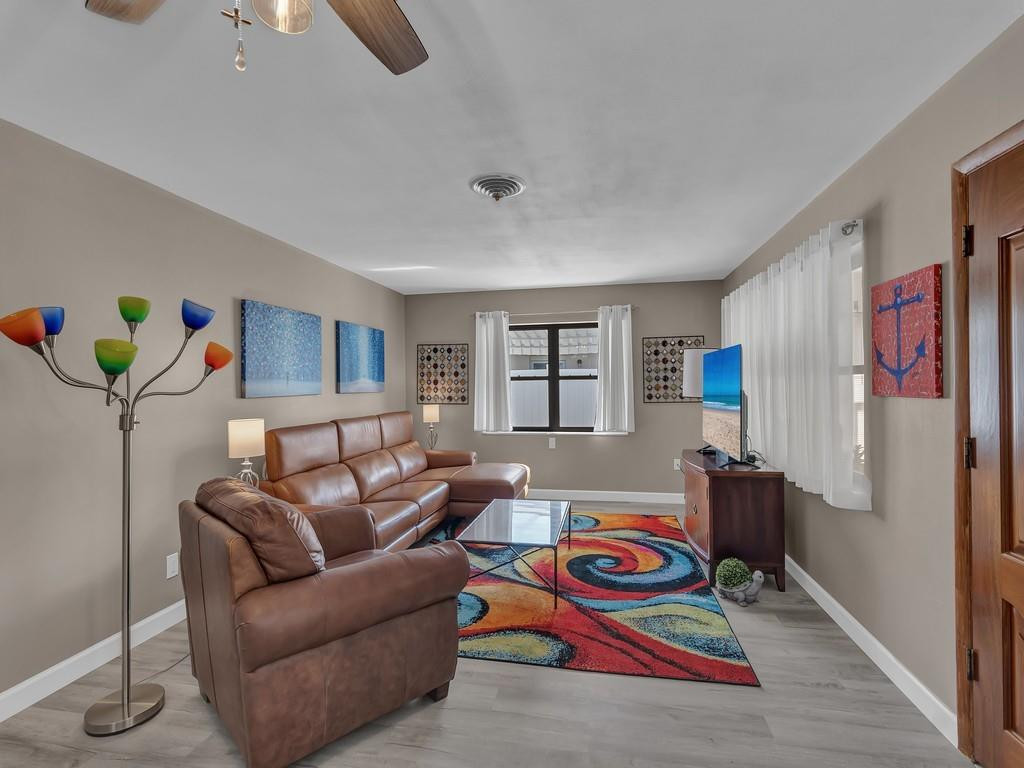OAKMONT PARK ESTATES UNIT NO 3 - Residential Lease