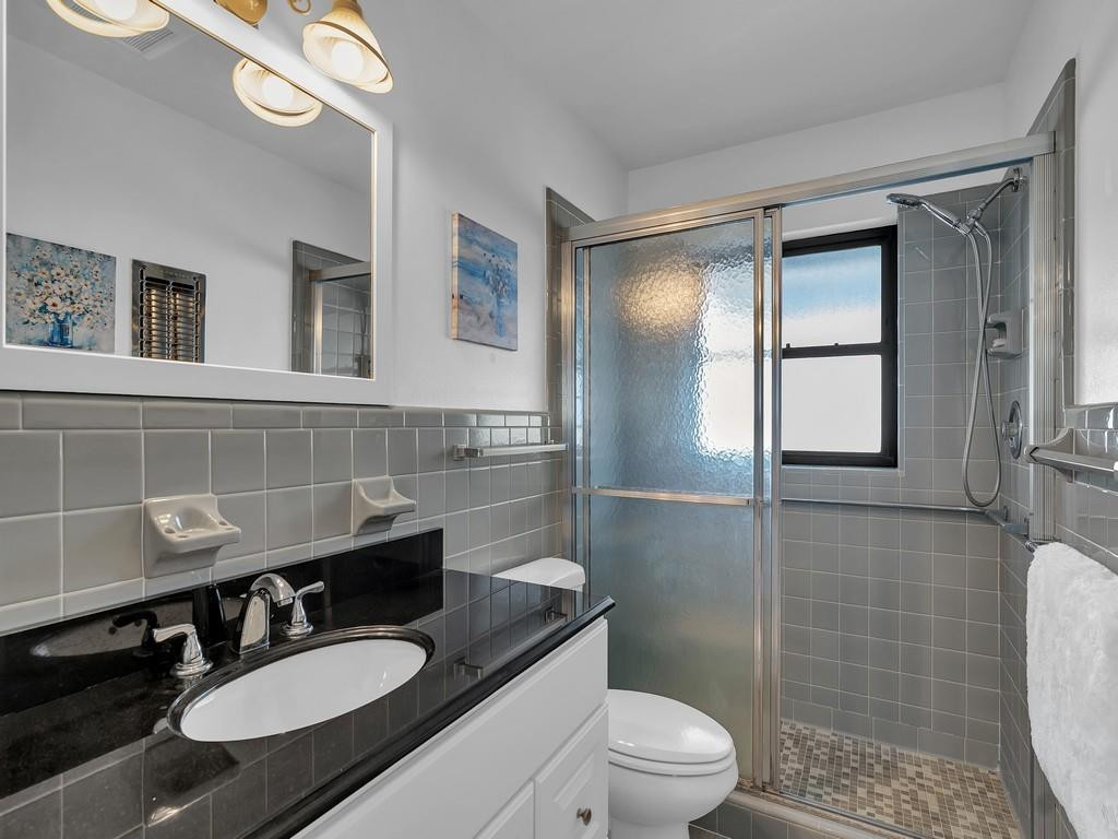 OAKMONT PARK ESTATES UNIT NO 3 - Residential Lease