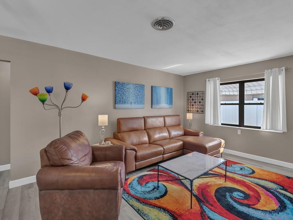 OAKMONT PARK ESTATES UNIT NO 3 - Residential Lease