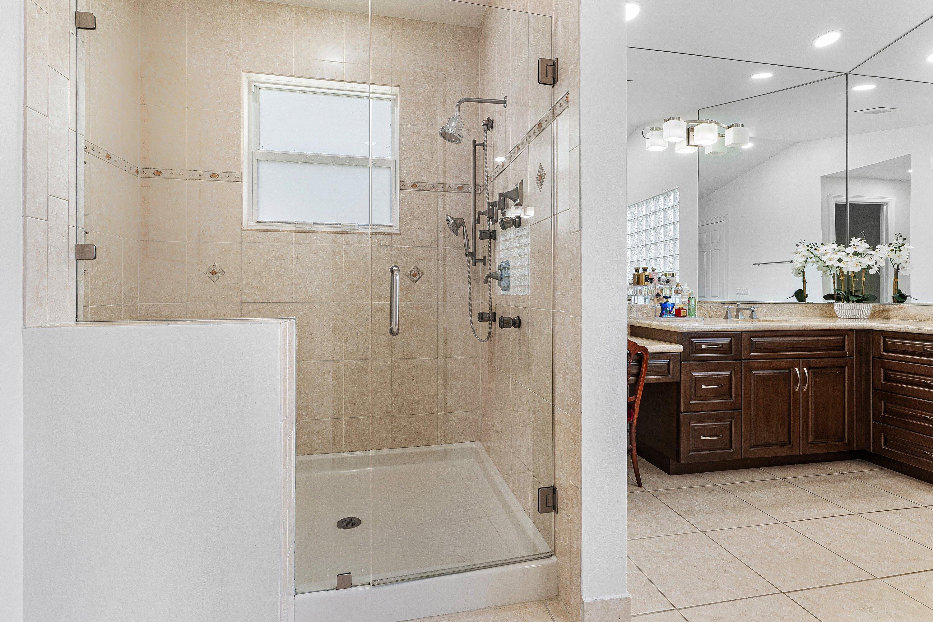 CANYON ISLES - Residential