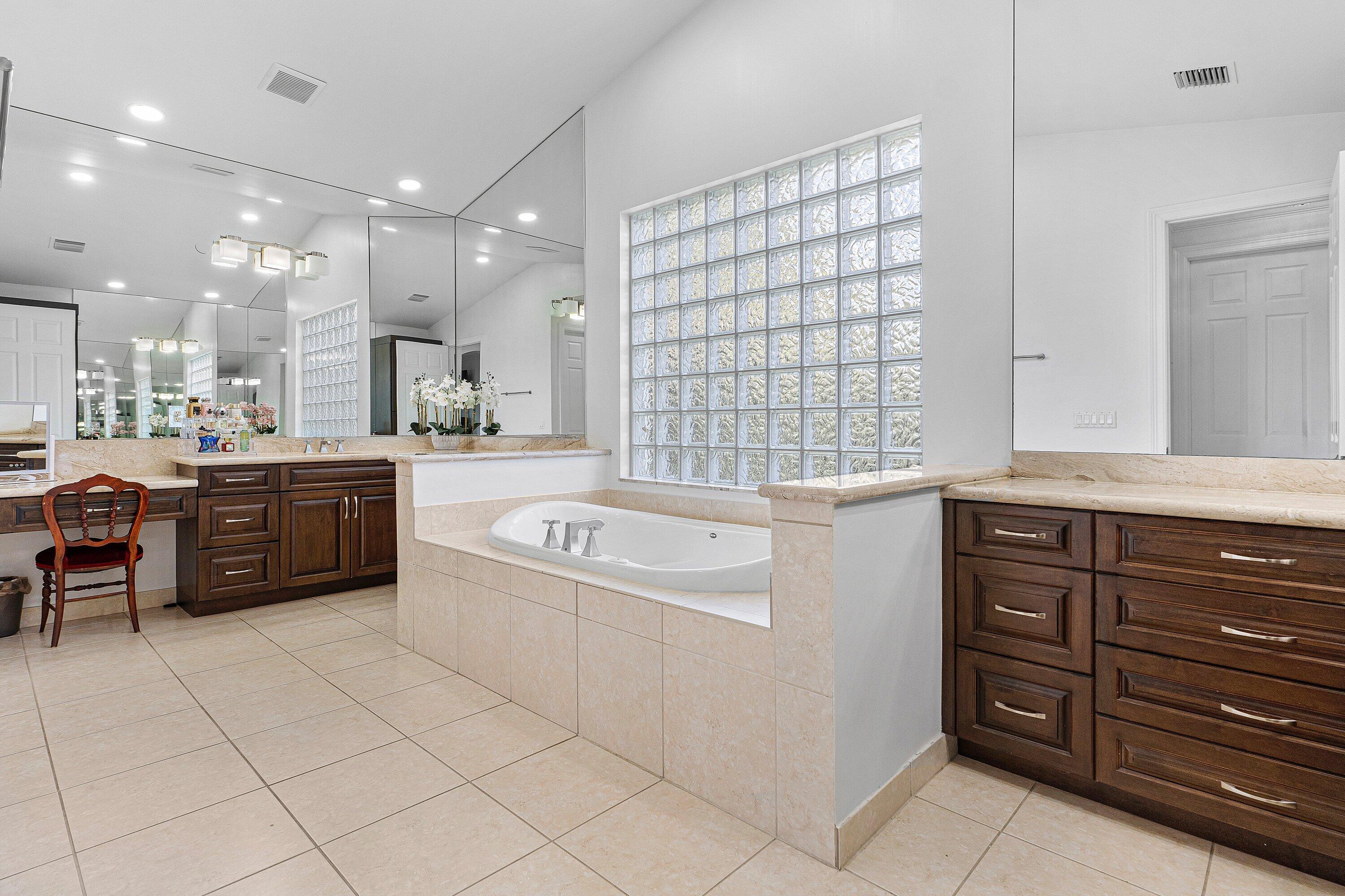CANYON ISLES - Residential