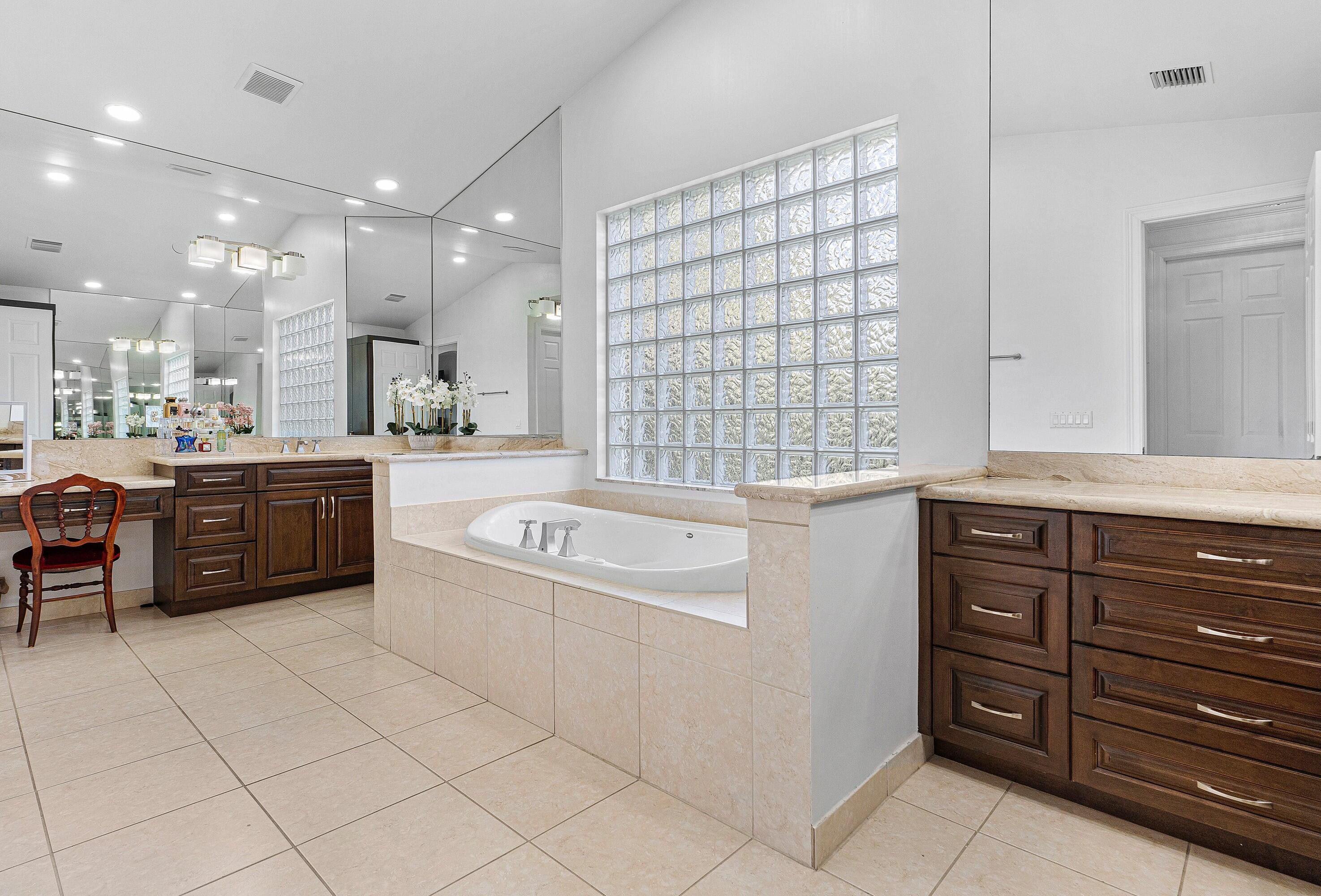 CANYON ISLES - Residential