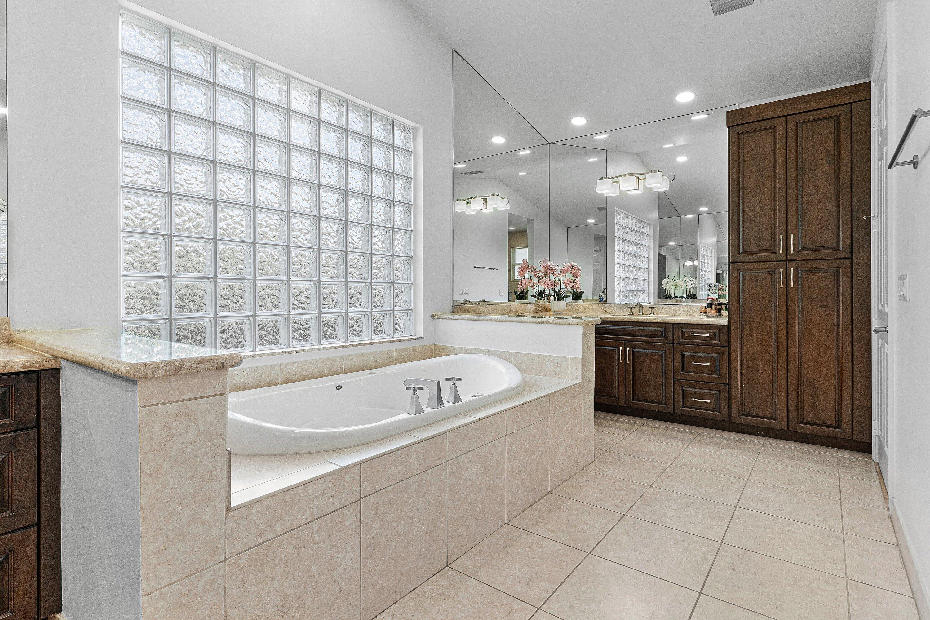CANYON ISLES - Residential