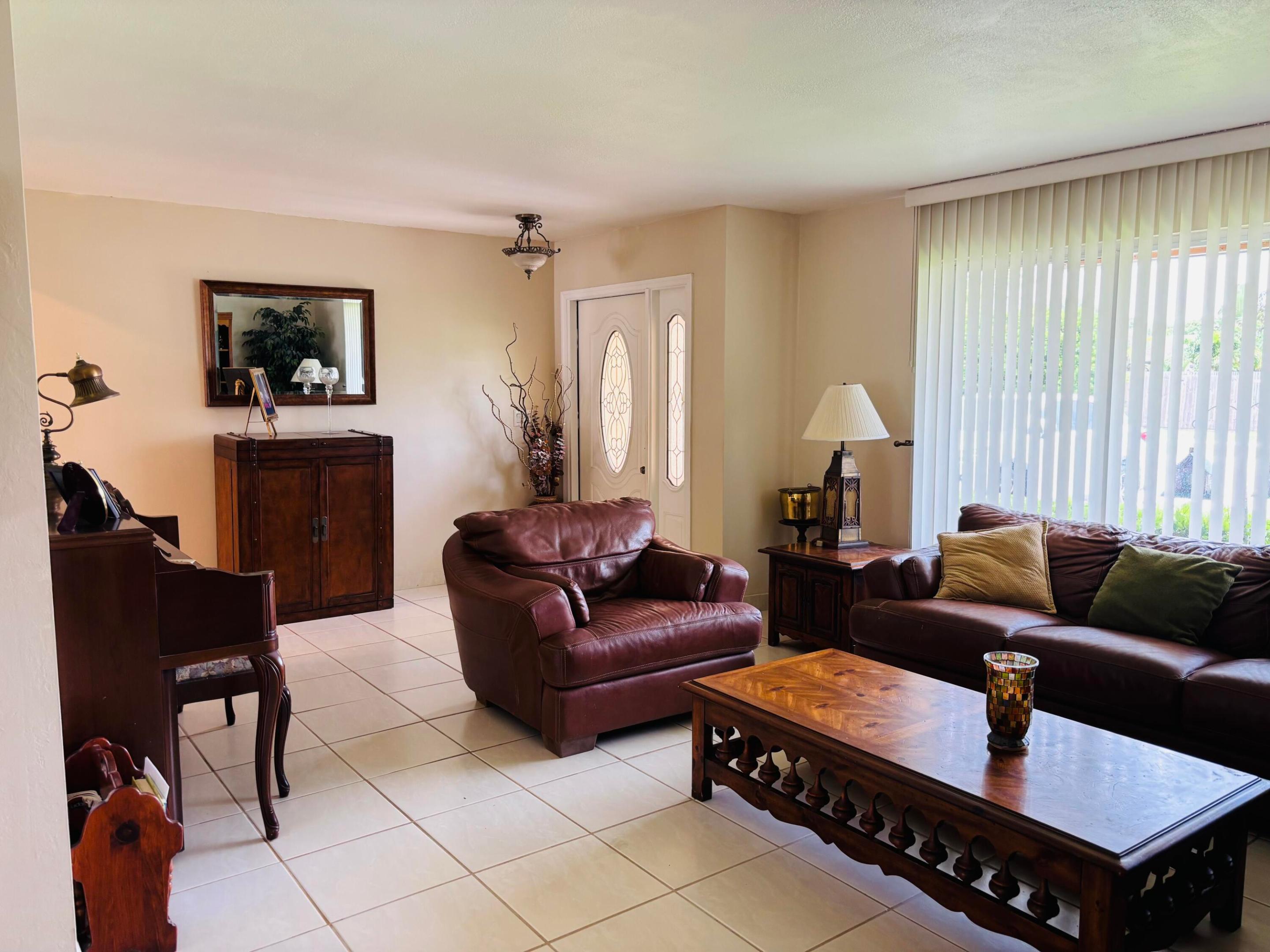 CRYSTAL HEIGHTS - Residential