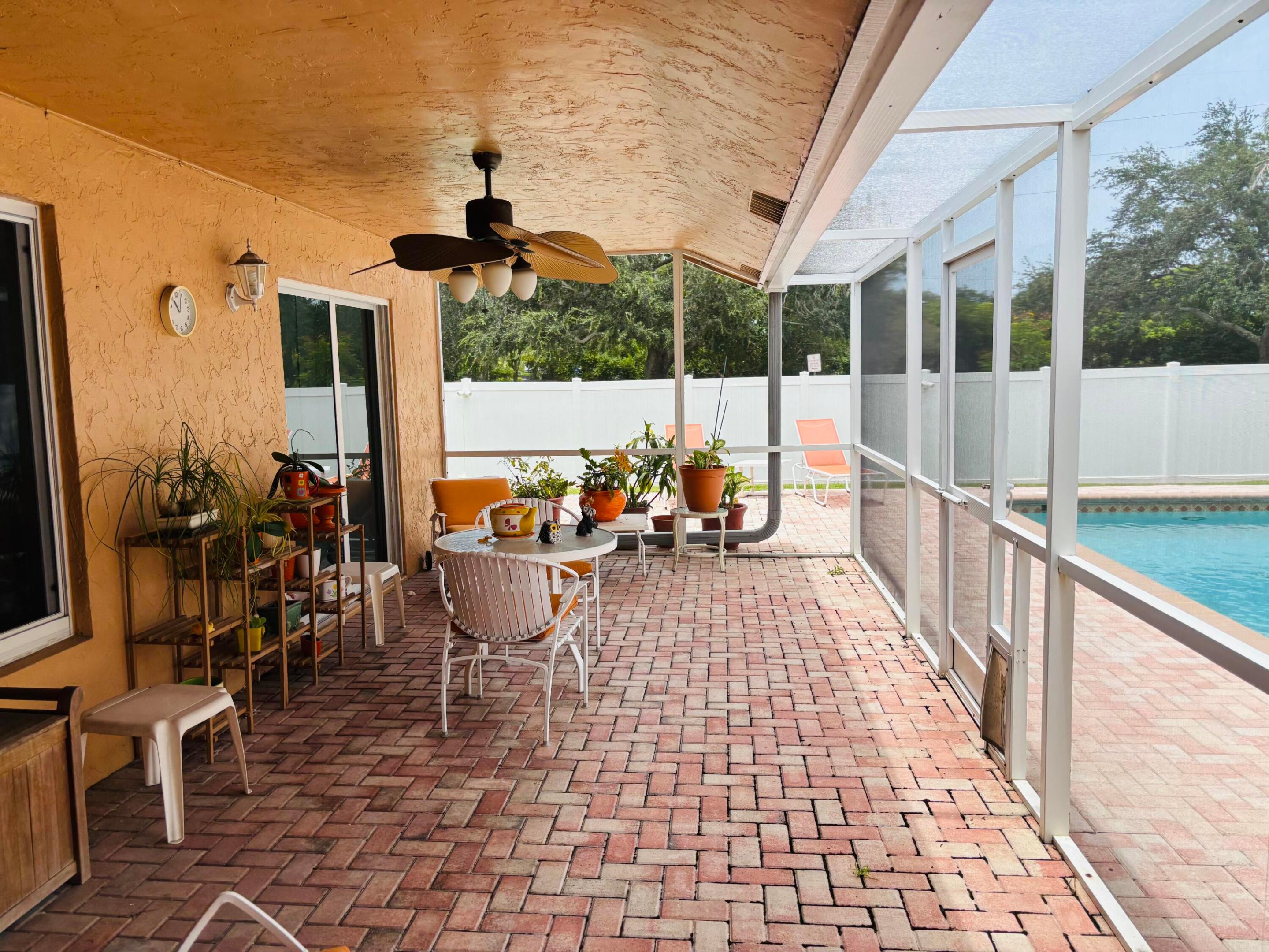 CRYSTAL HEIGHTS - Residential
