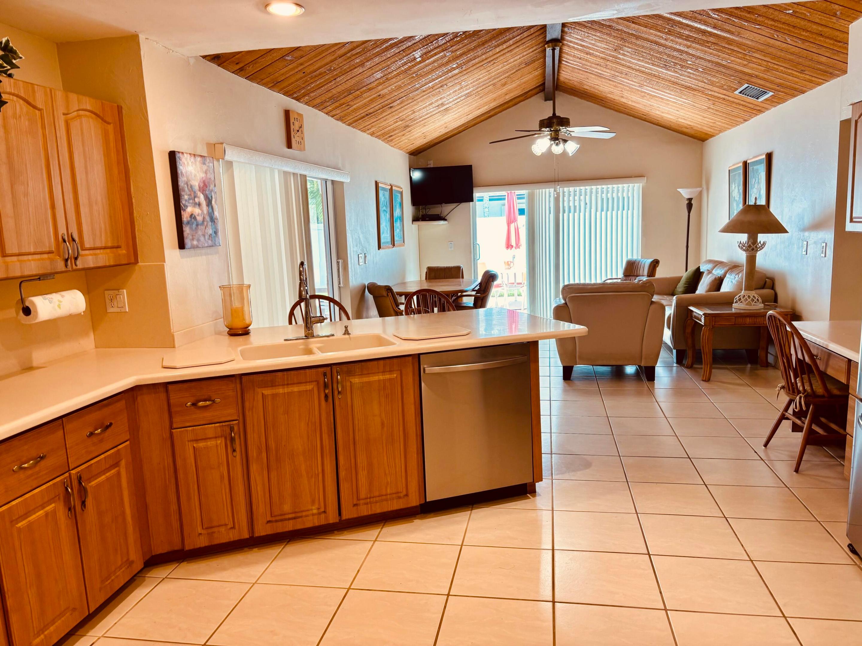 CRYSTAL HEIGHTS - Residential