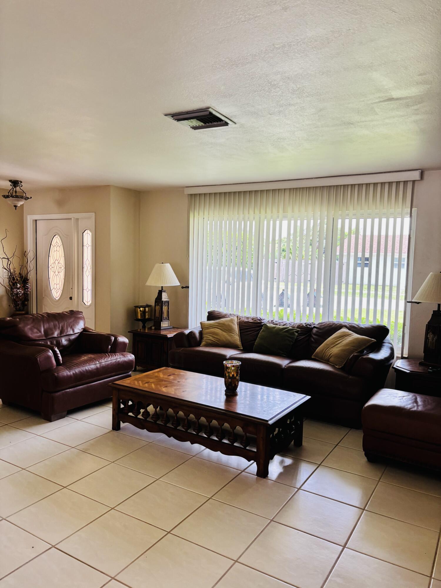 CRYSTAL HEIGHTS - Residential