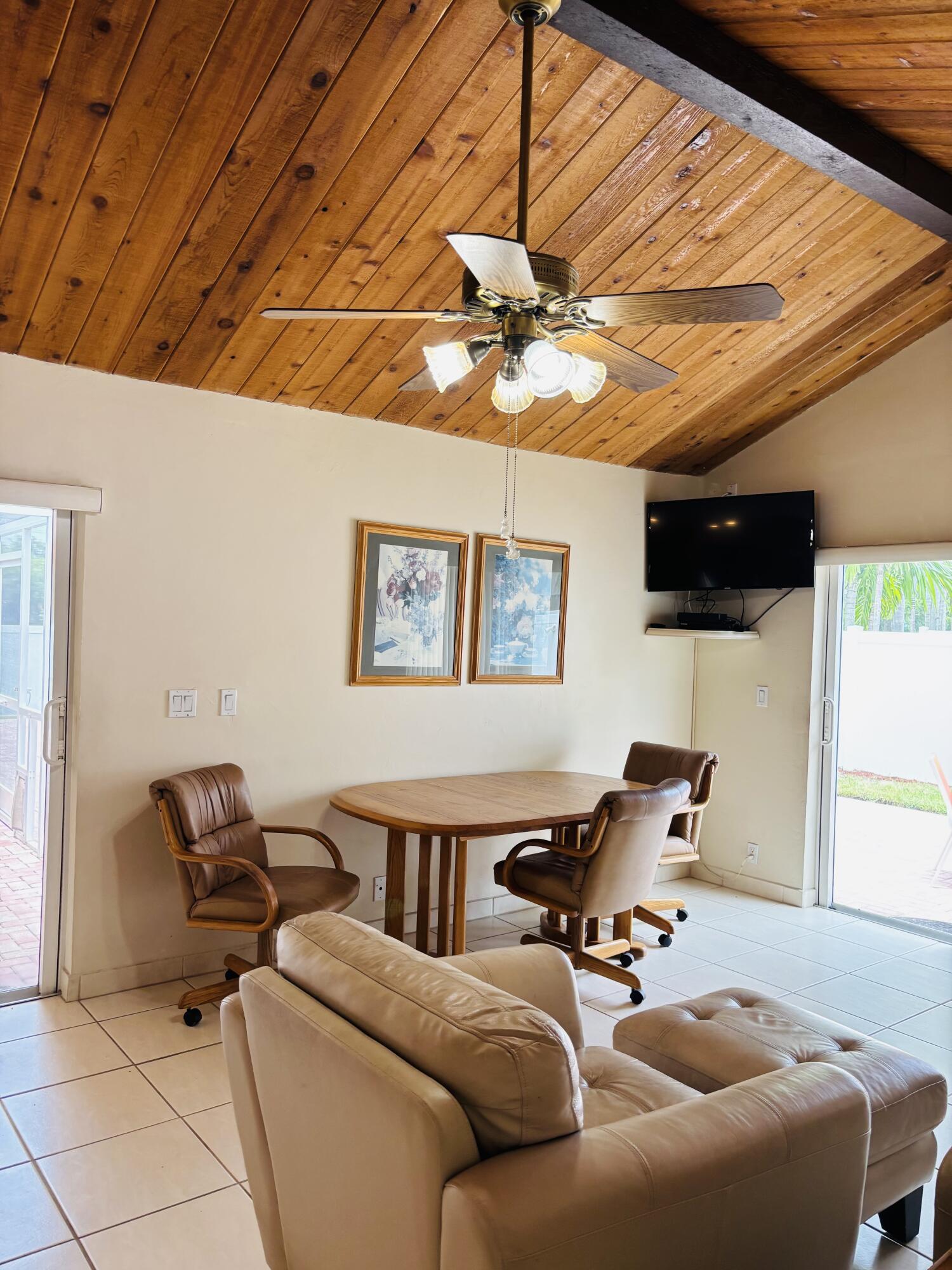 CRYSTAL HEIGHTS - Residential