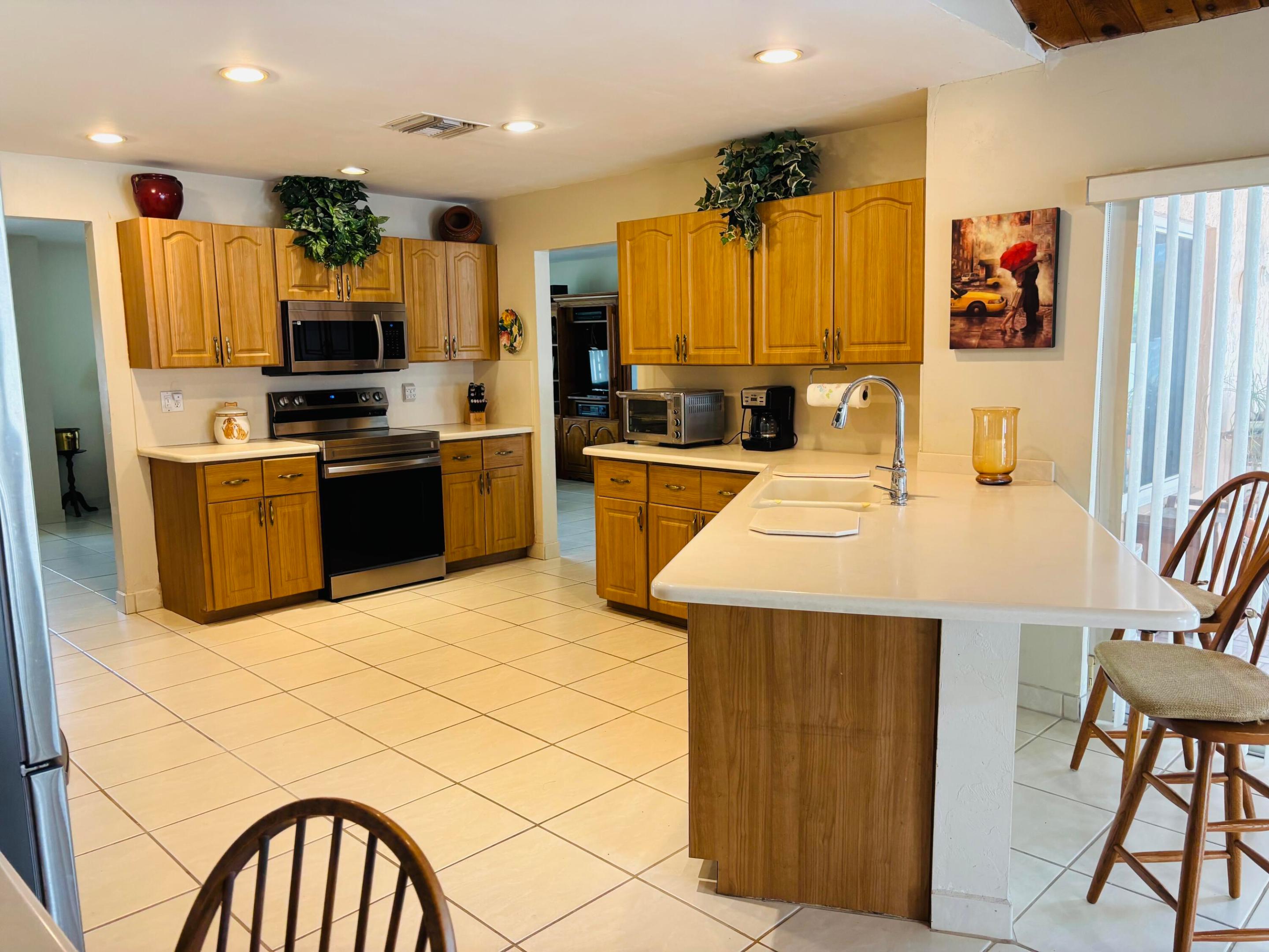 CRYSTAL HEIGHTS - Residential
