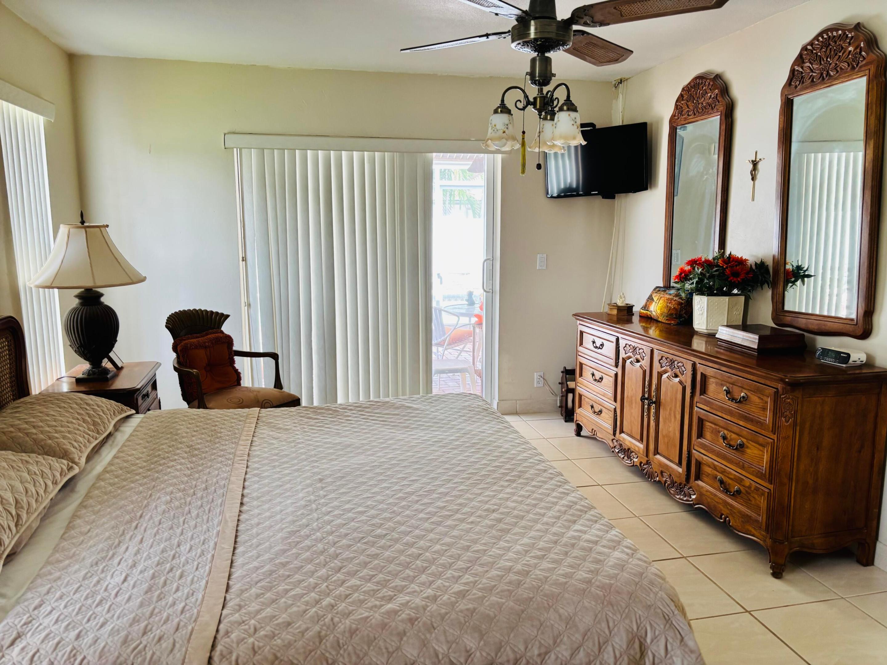 CRYSTAL HEIGHTS - Residential