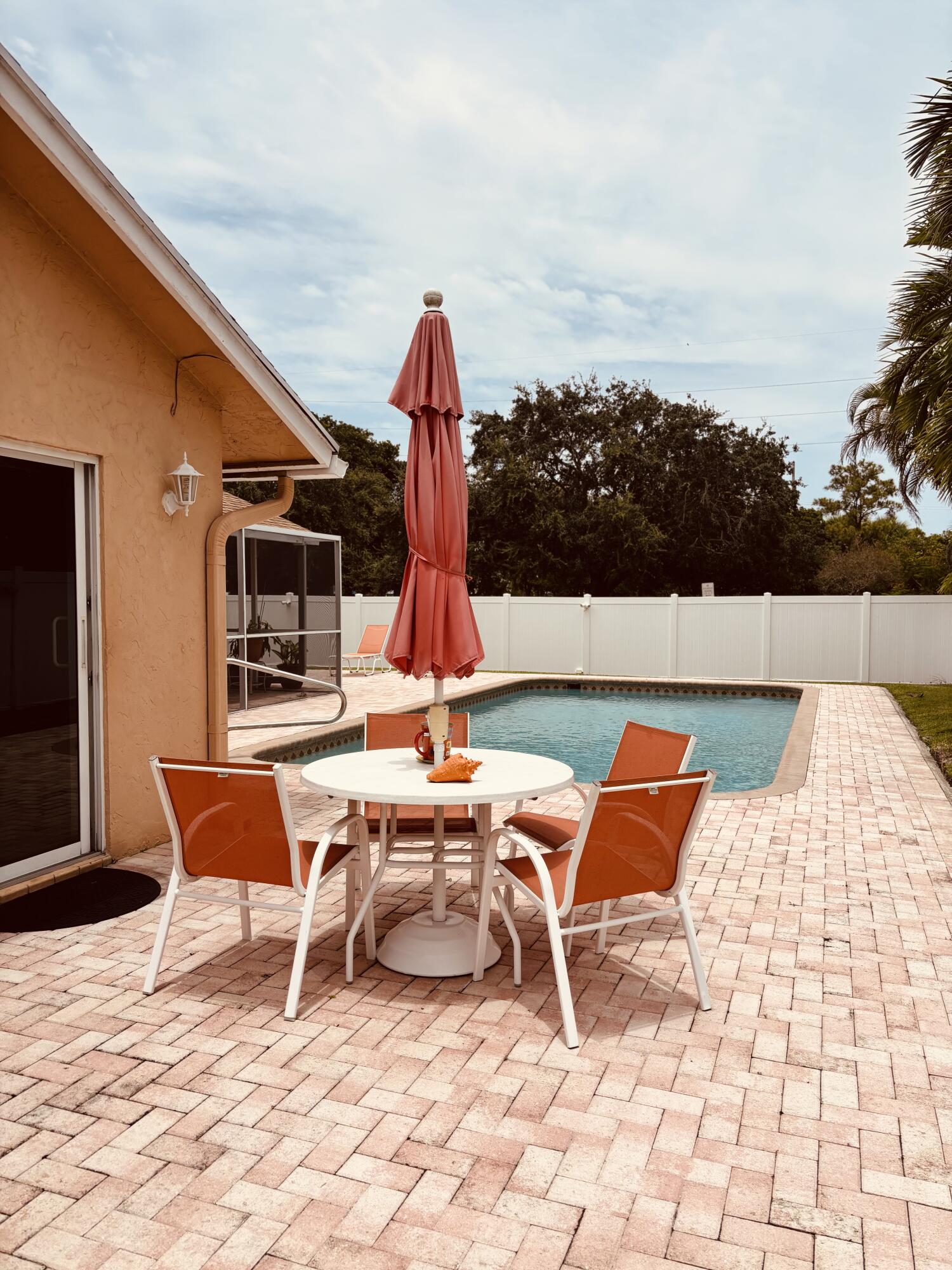 CRYSTAL HEIGHTS - Residential
