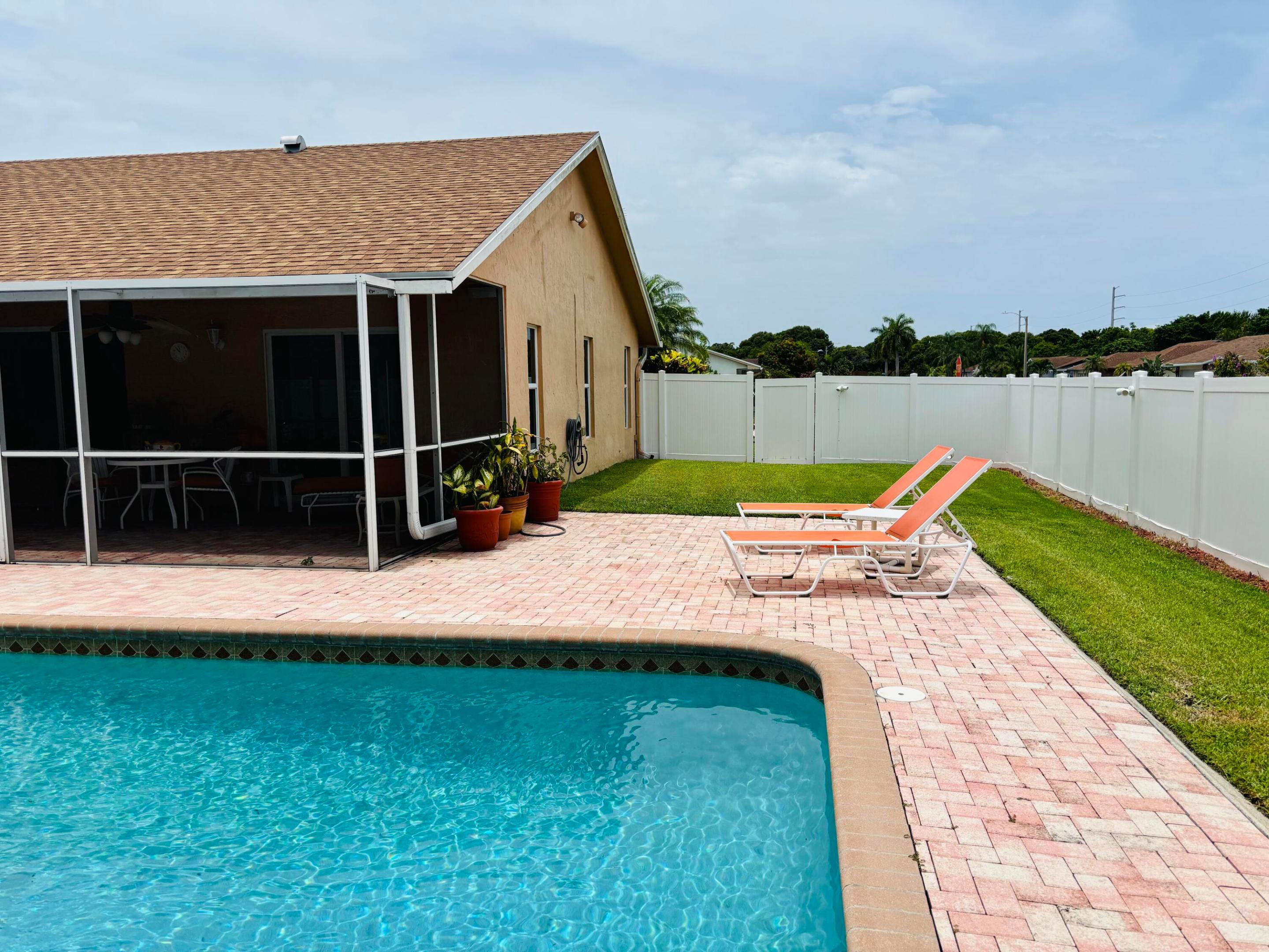 CRYSTAL HEIGHTS - Residential