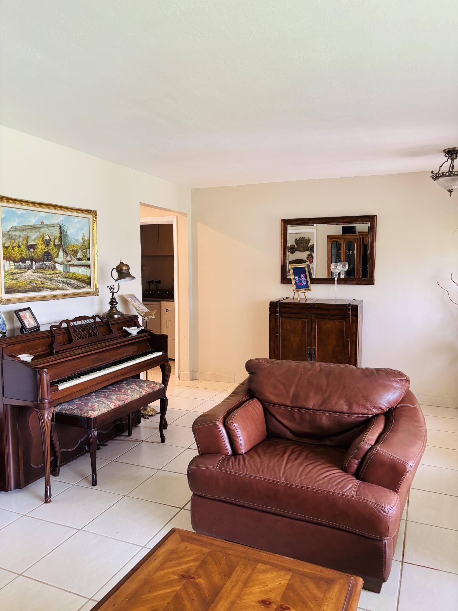 CRYSTAL HEIGHTS - Residential