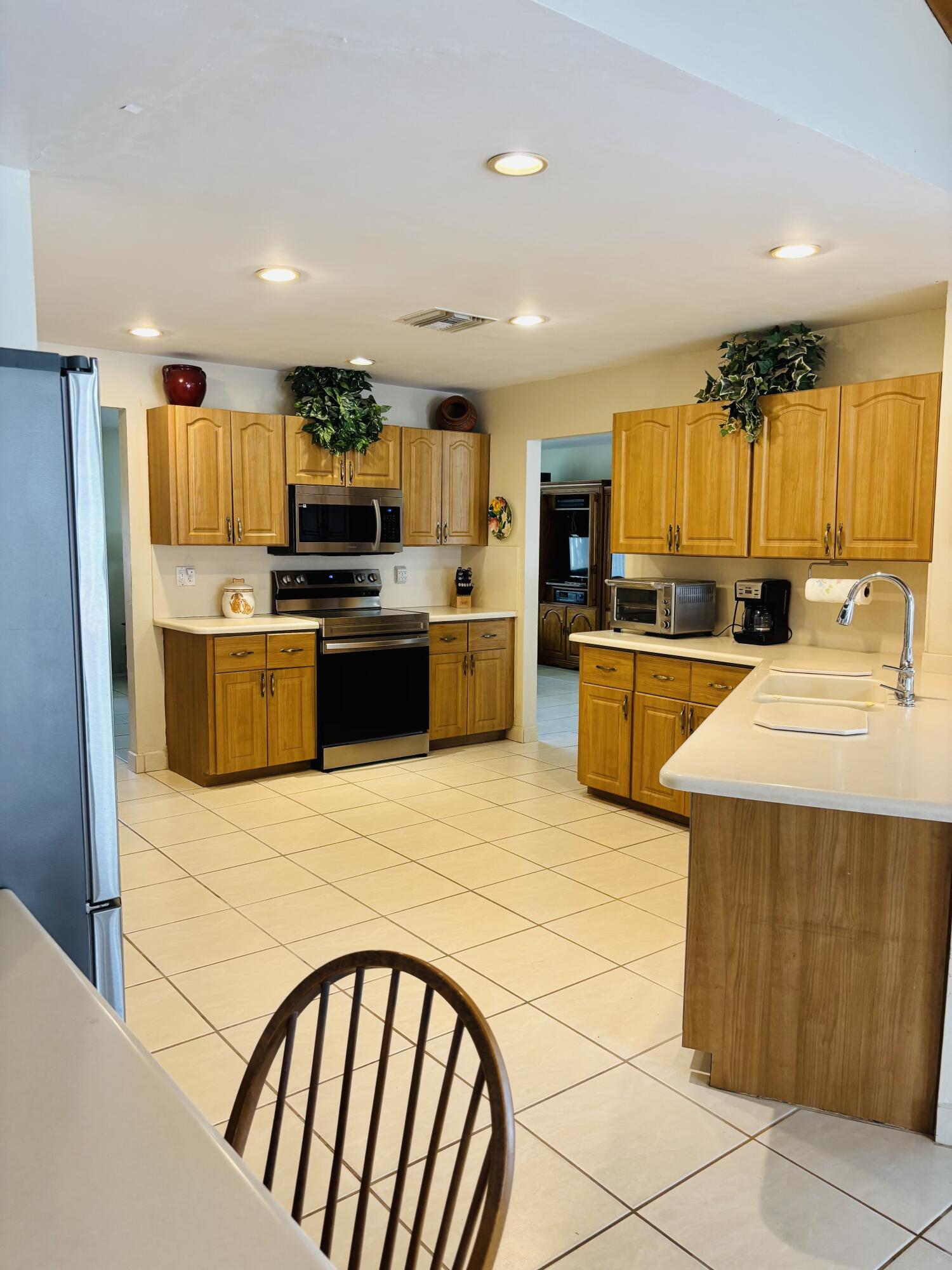CRYSTAL HEIGHTS - Residential