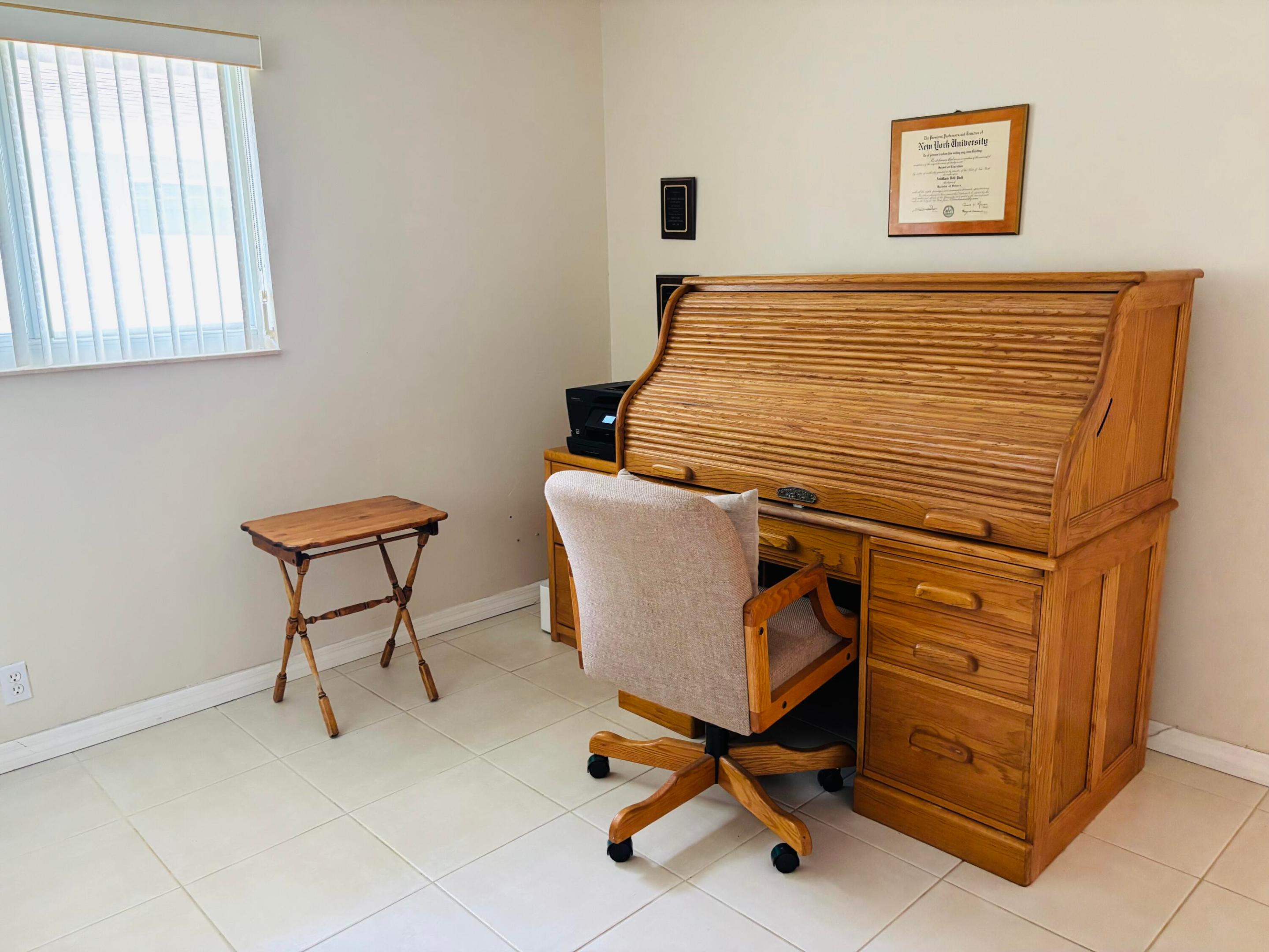 CRYSTAL HEIGHTS - Residential