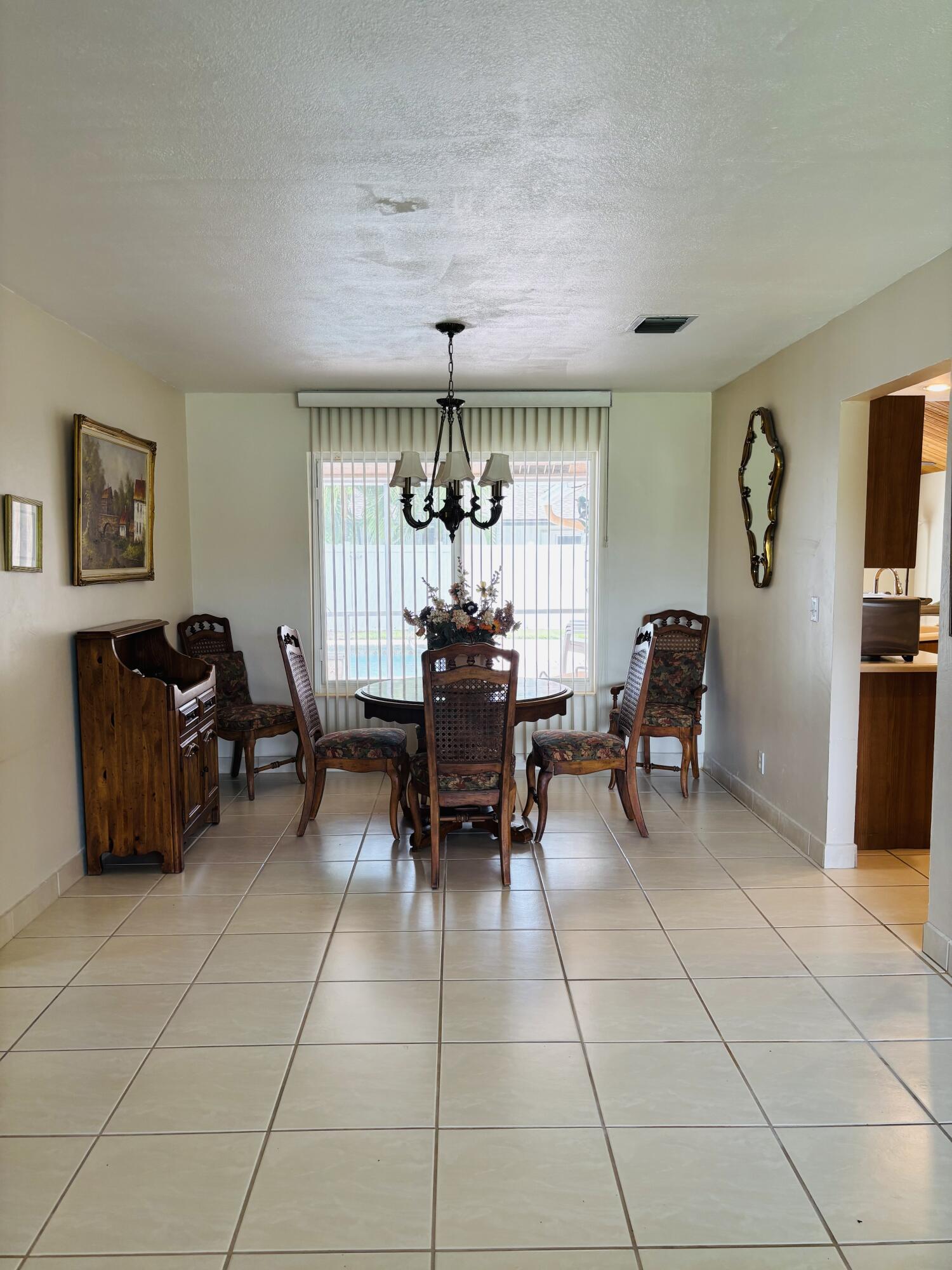 CRYSTAL HEIGHTS - Residential