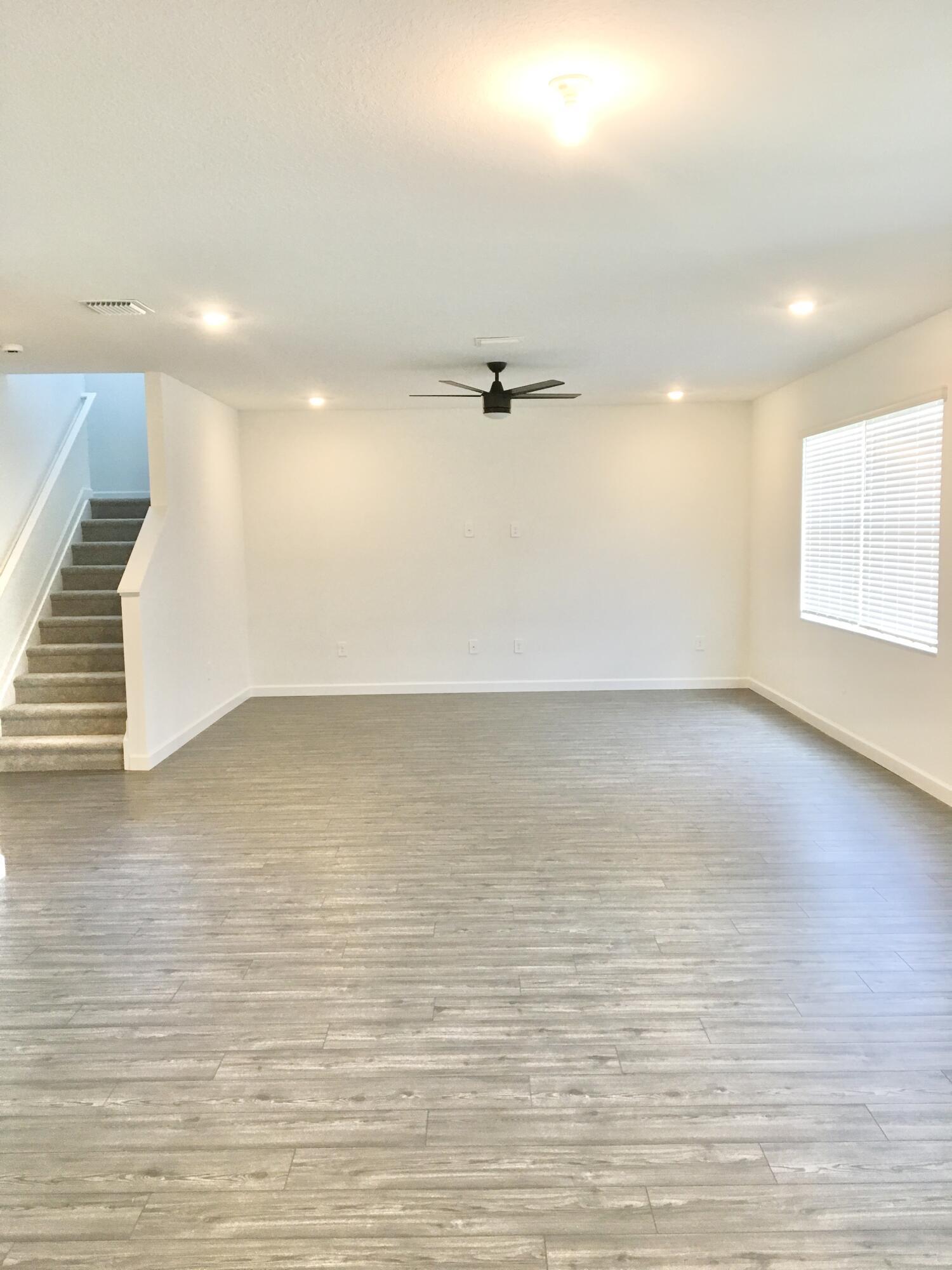 VERANO SOUTH PUD 1 - POD G - PLAT NO. 1 - Residential Lease