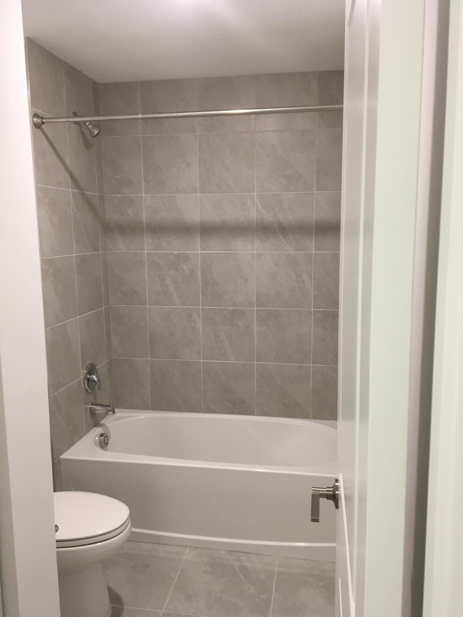 VERANO SOUTH PUD 1 - POD G - PLAT NO. 1 - Residential Lease