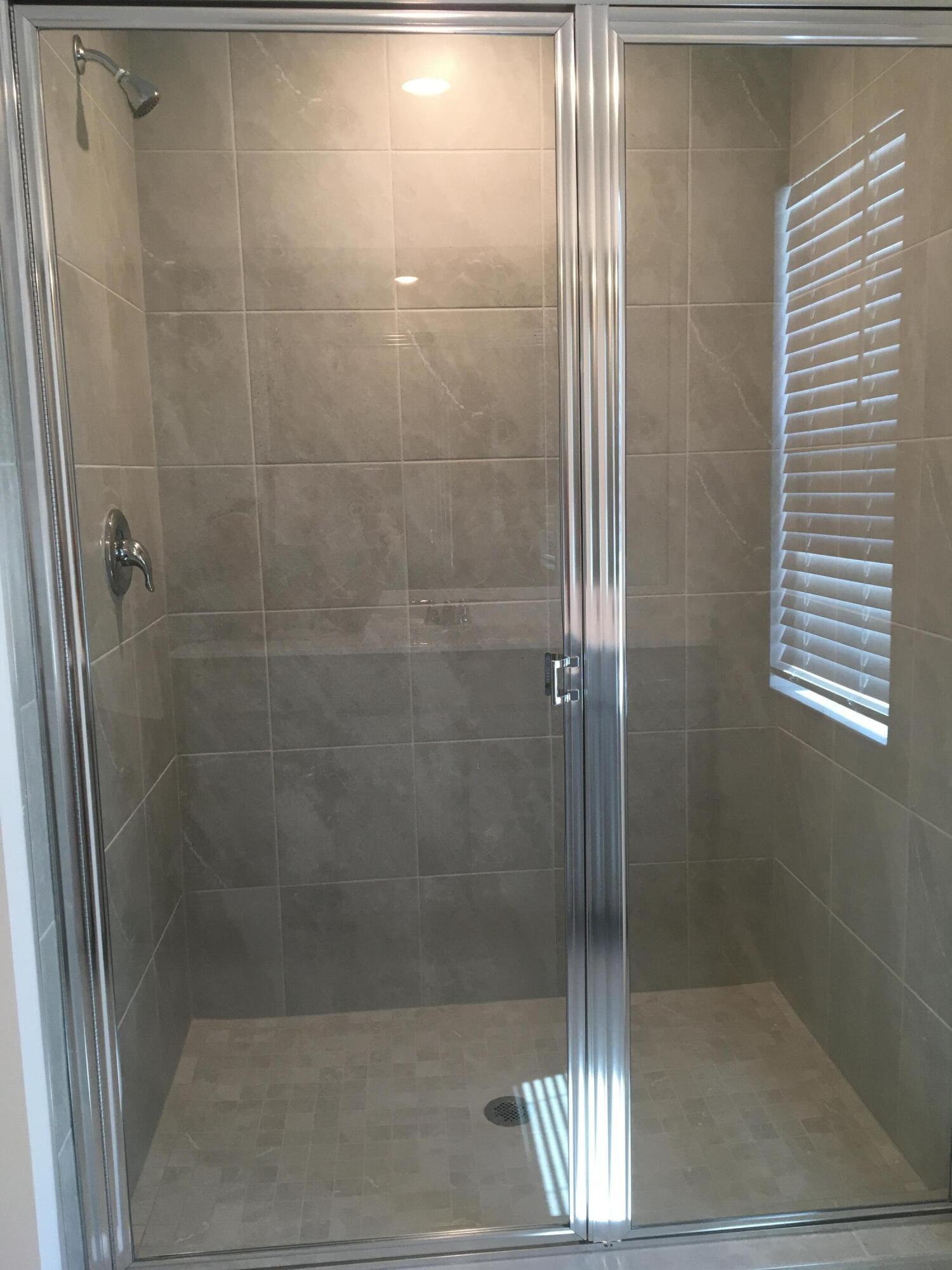 VERANO SOUTH PUD 1 - POD G - PLAT NO. 1 - Residential Lease
