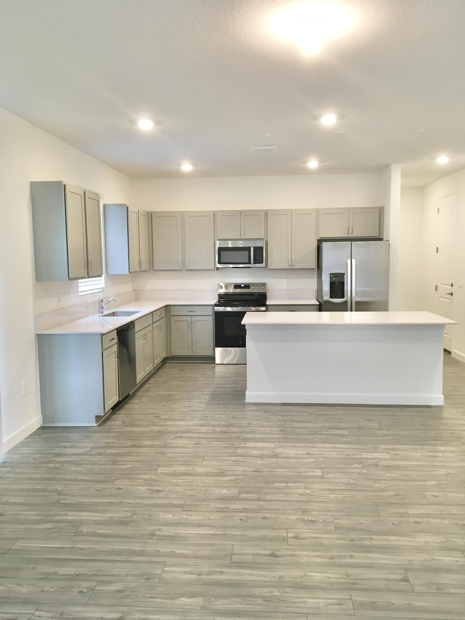 VERANO SOUTH PUD 1 - POD G - PLAT NO. 1 - Residential Lease