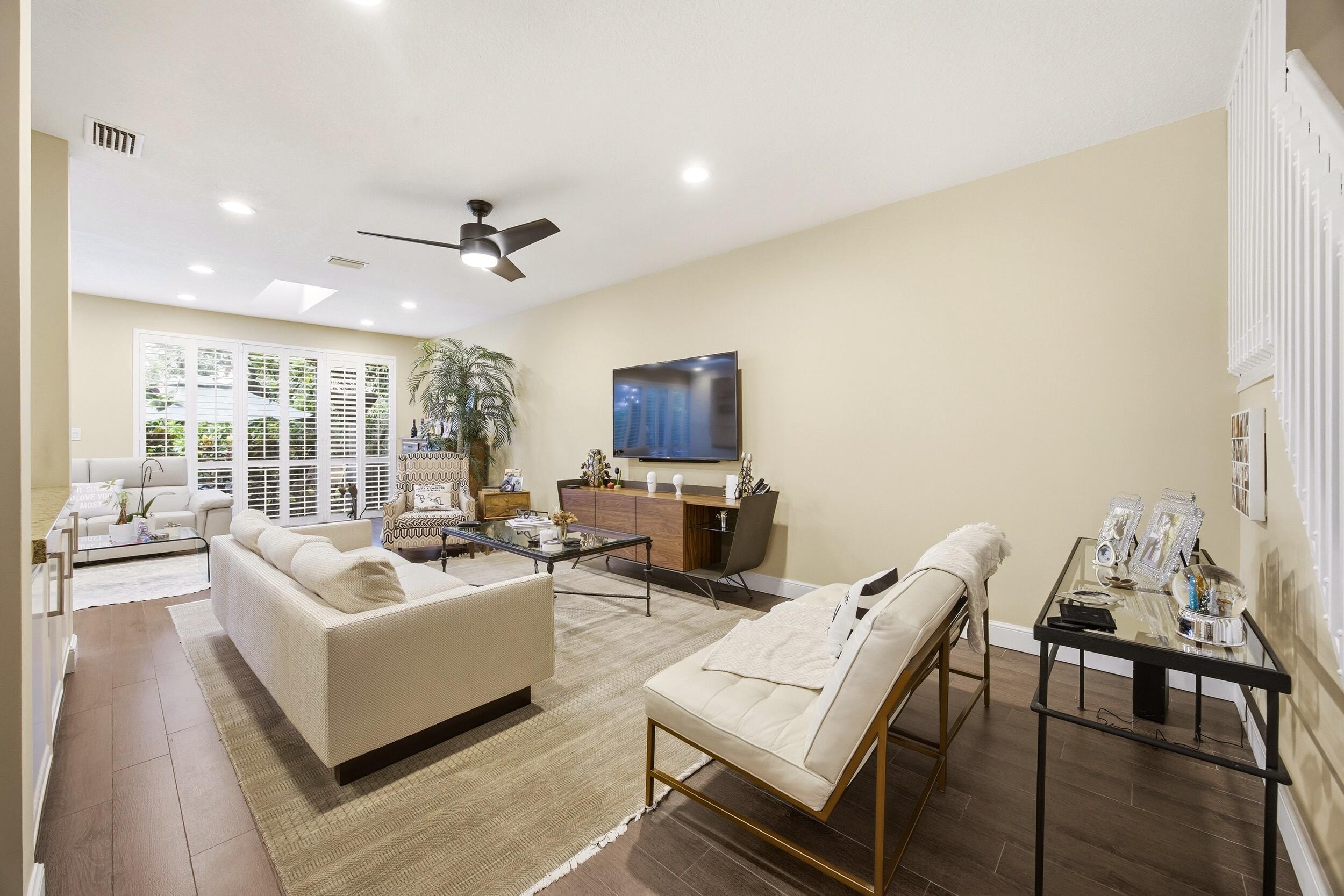 PLUM AT BOCA POINTE CONDOS ONE THRU 15 FILED IN OR - Residential