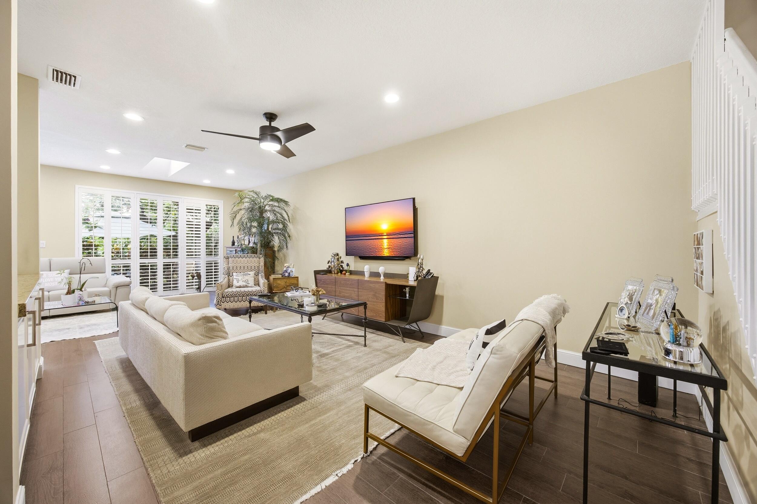 PLUM AT BOCA POINTE CONDOS ONE THRU 15 FILED IN OR - Residential