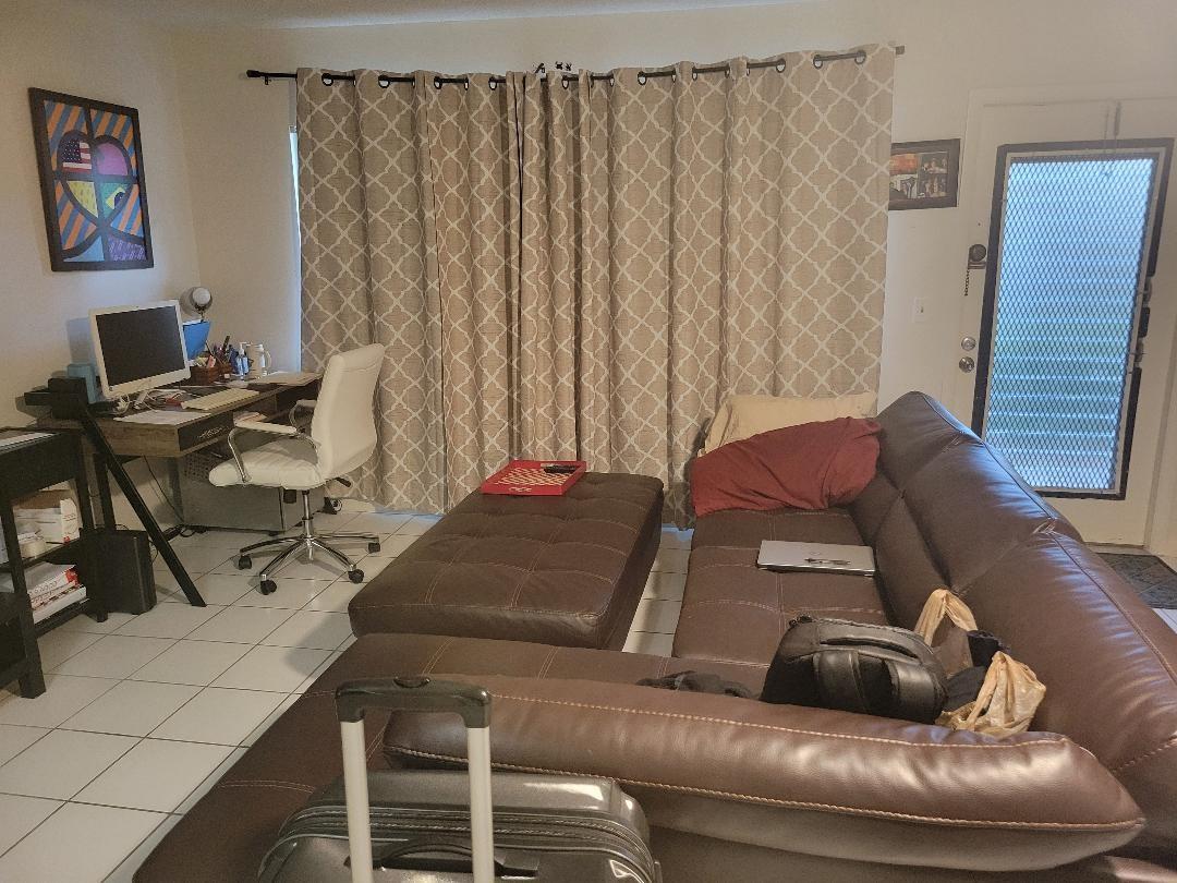 Unit general ready to move in with few touch up. Oner live in the Unit.