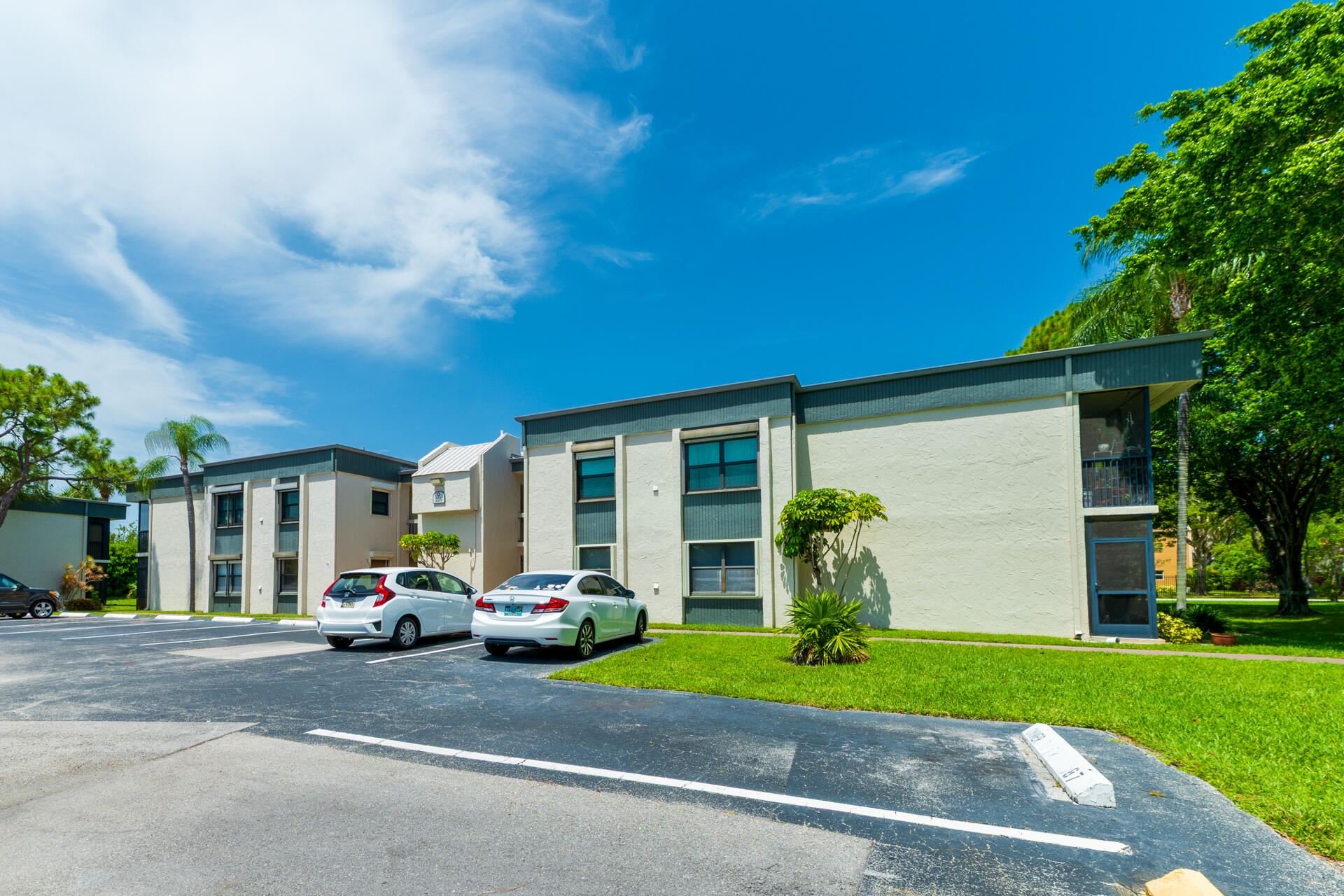 TOWNE GREENE CONDO - Residential