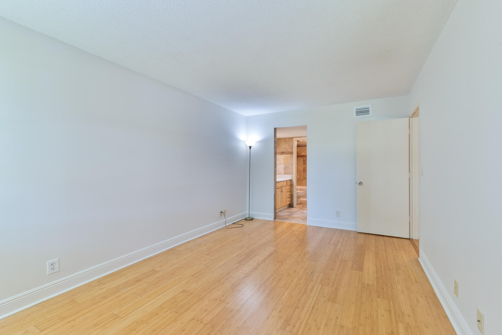 TOWNE GREENE CONDO - Residential