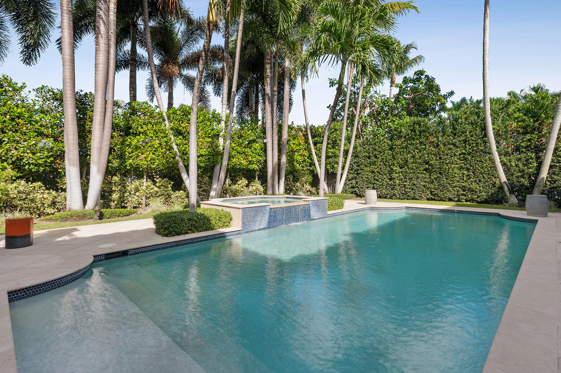 ROYAL PALM YACHT & COUNTRY CLUB - Residential