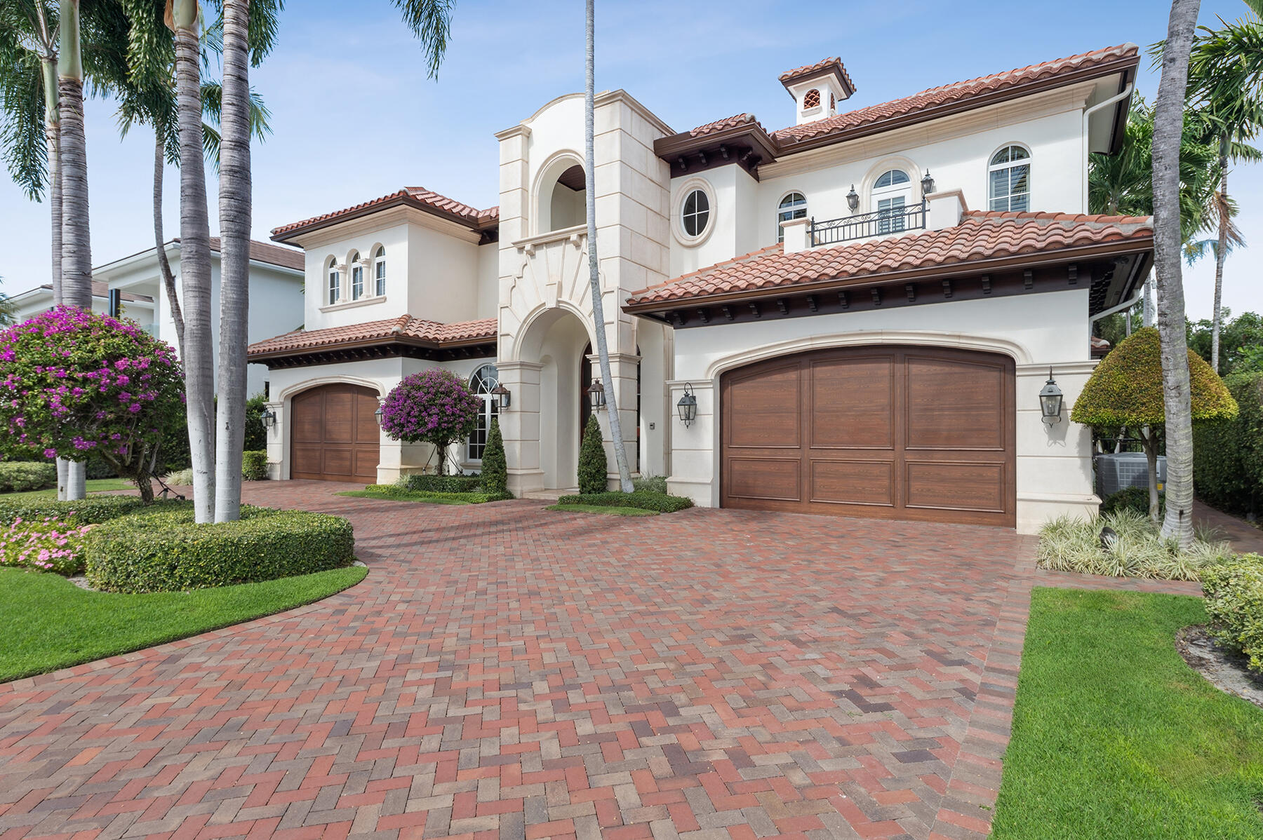 ROYAL PALM YACHT & COUNTRY CLUB - Residential