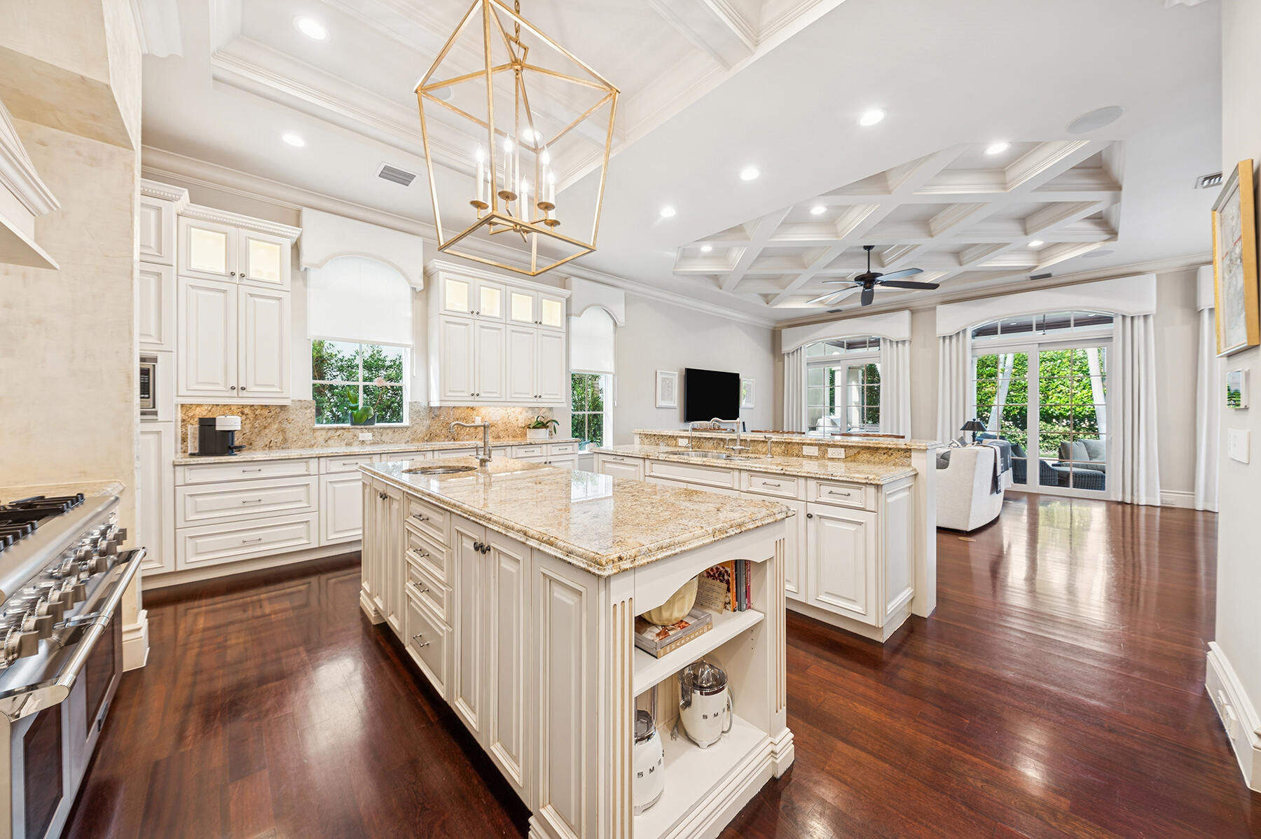 ROYAL PALM YACHT & COUNTRY CLUB - Residential