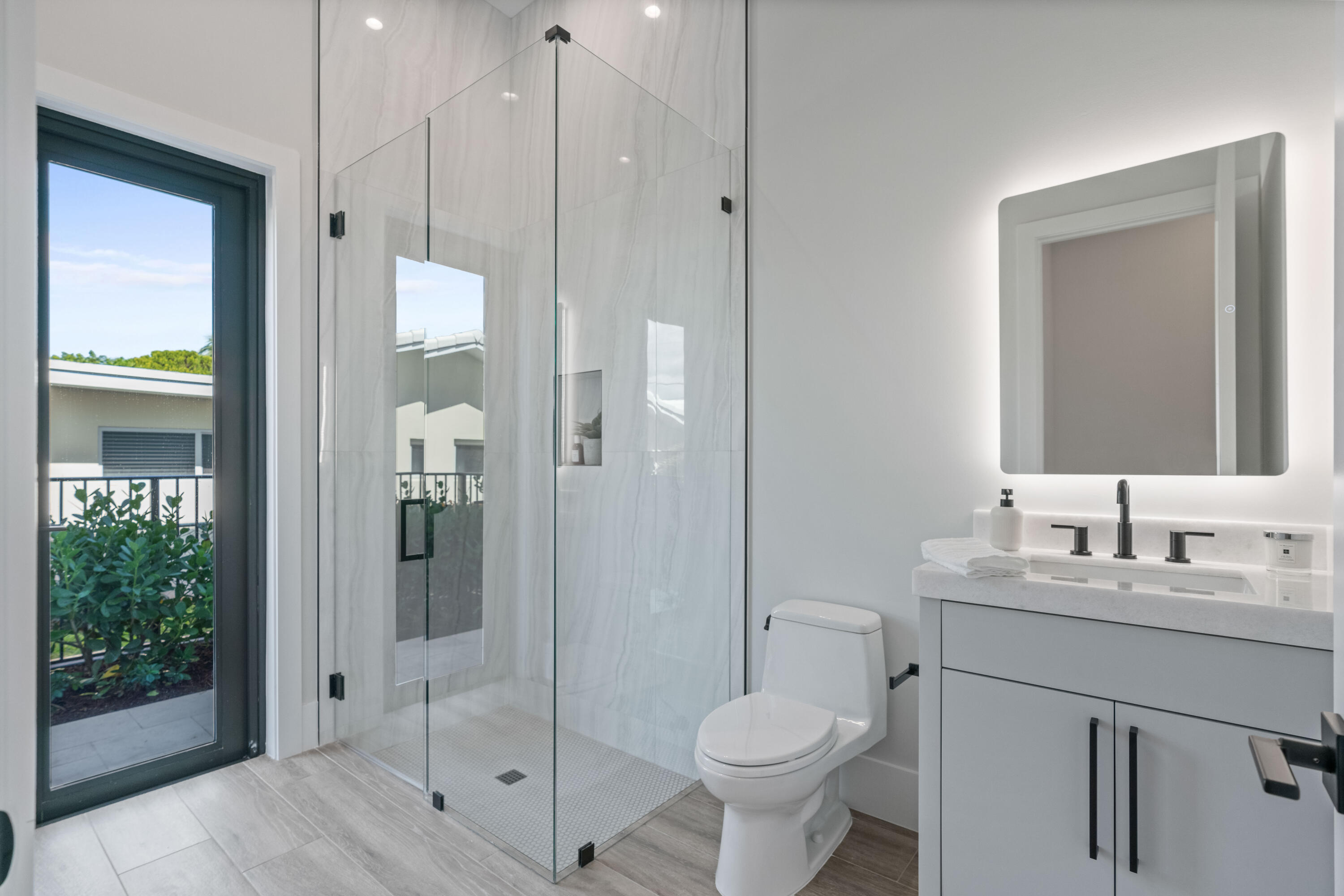 NORTH PALM BEACH VILLAGE OF 6 - Residential