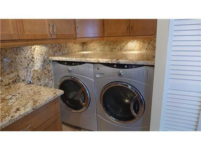 BEACH HOUSE CONDO - Residential