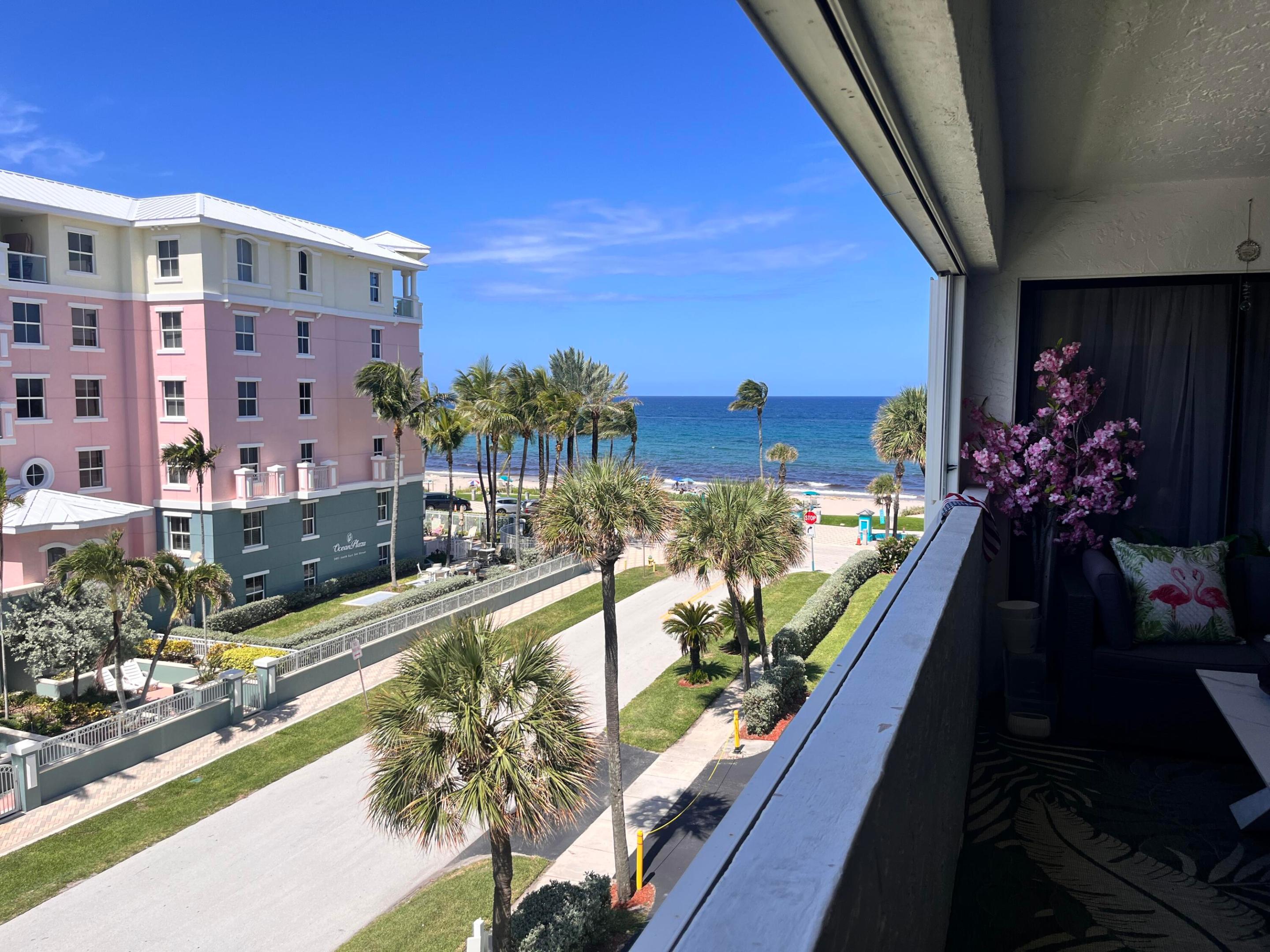 BEACH HOUSE CONDO - Residential